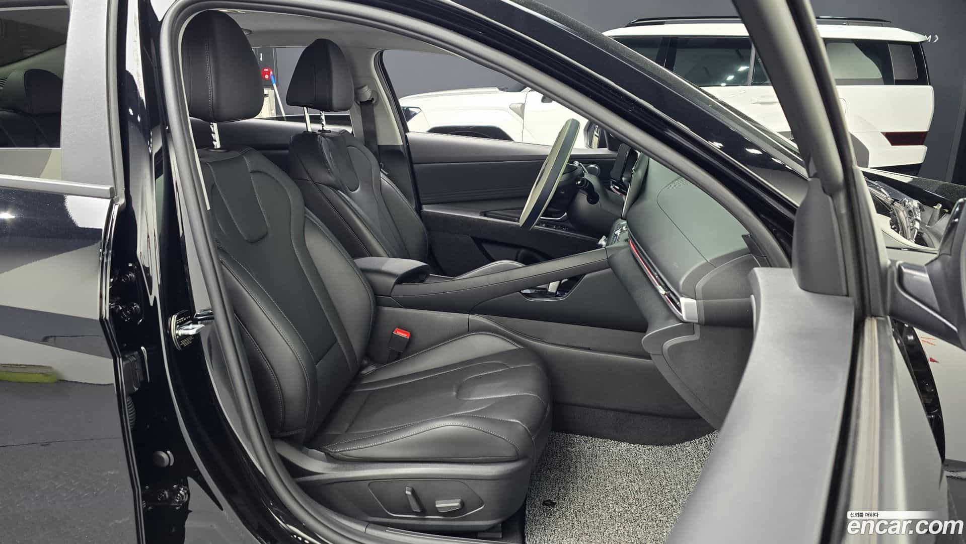 AVANTE Hyundai 2025.9-INNER-010