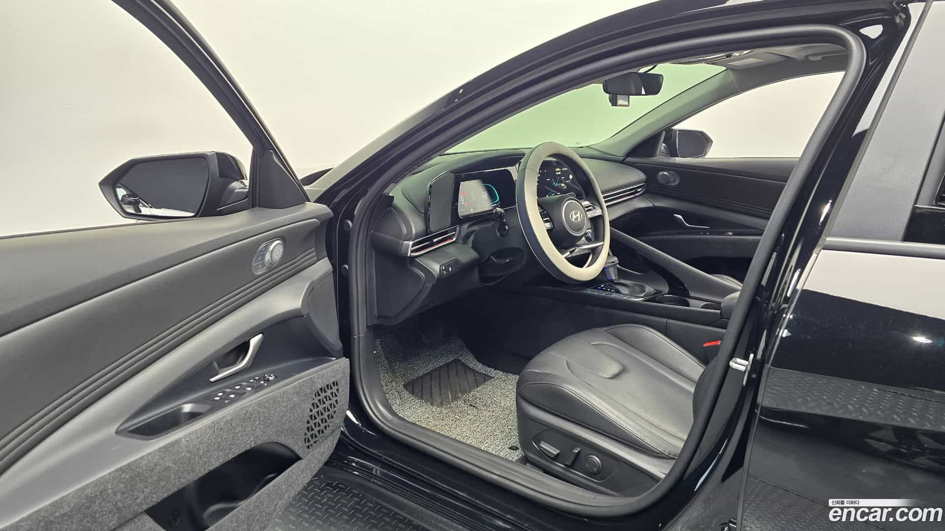 AVANTE Hyundai 2025.9-OPTION-015
