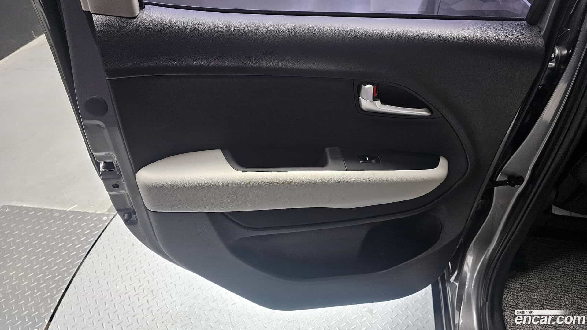 RAY Kia 2023.6-INNER-035