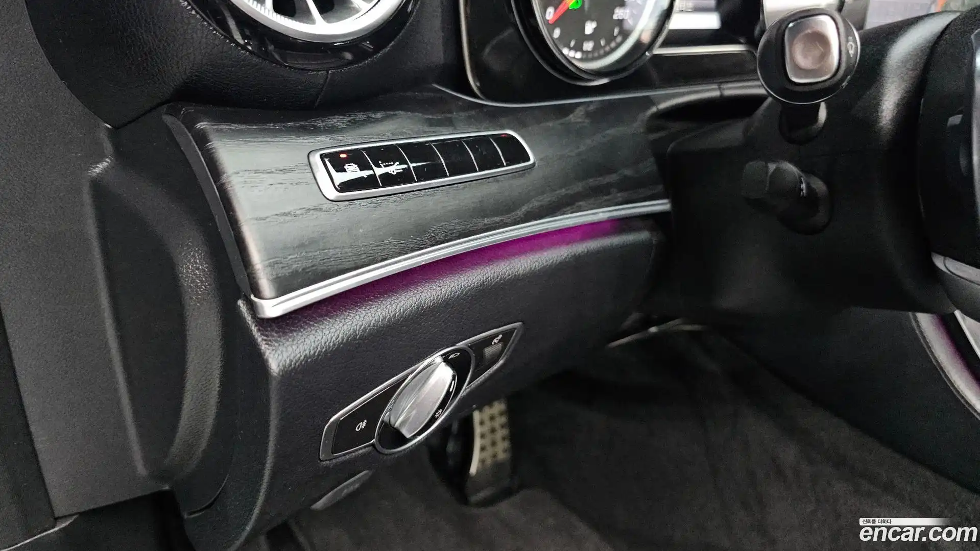 E-Class Mercedes-Benz 2019.9-OPTION-020