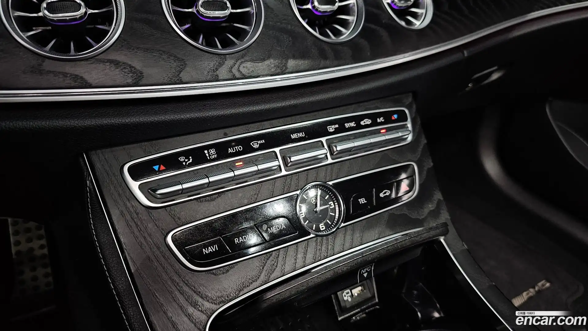 E-Class Mercedes-Benz 2019.9-OPTION-023