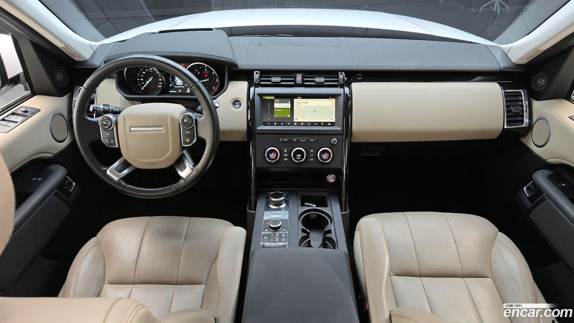 Main__Slider__Photo:Discovery Land Rover 2018.8-6