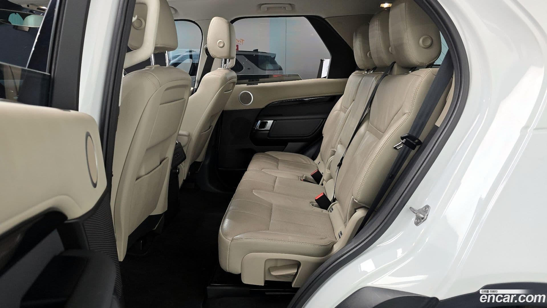 Main__Slider__Photo:Discovery Land Rover 2018.8-11
