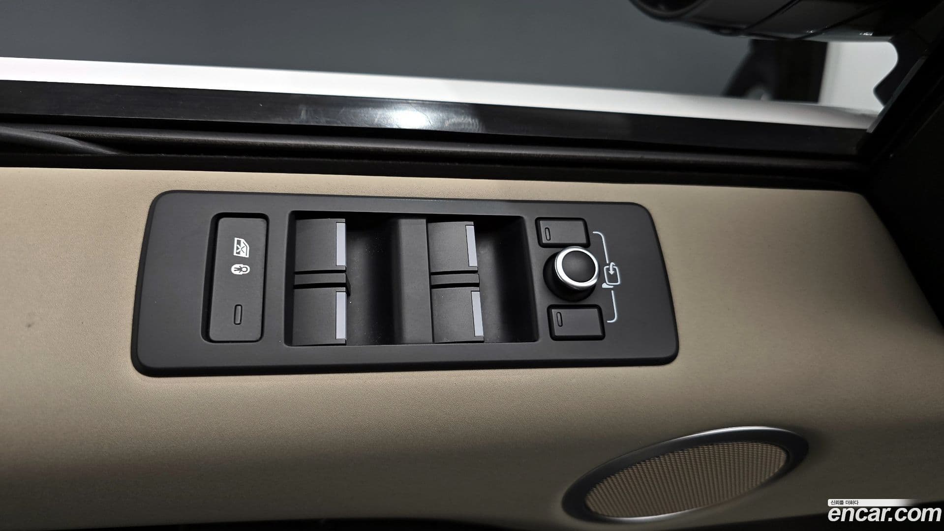 Main__Slider__Photo:Discovery Land Rover 2018.8-34