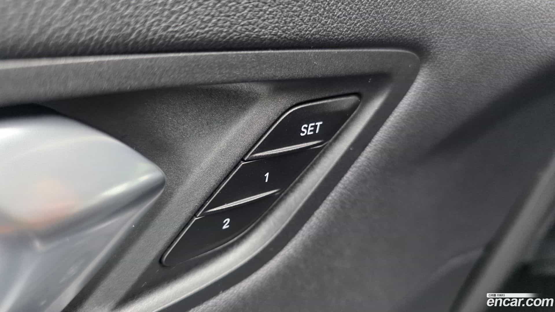 1-Series BMW 2020.8-OPTION-021