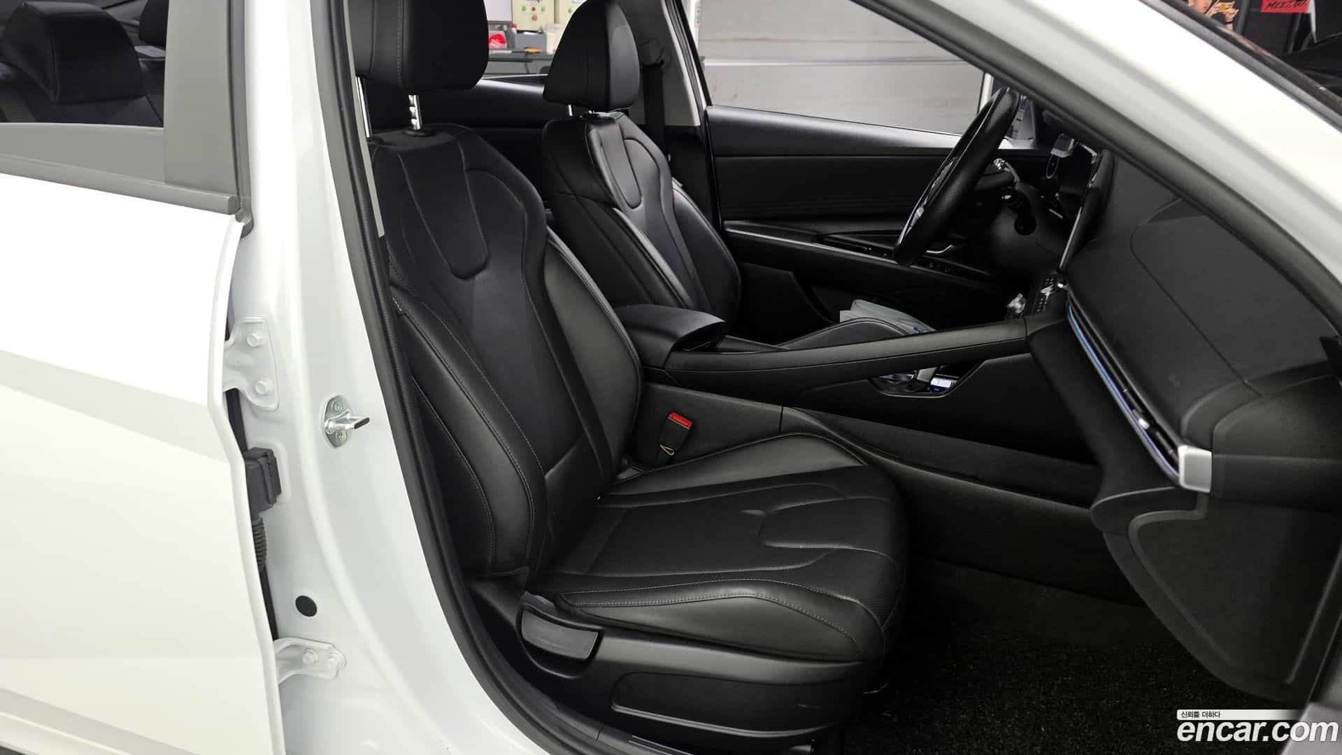 AVANTE Hyundai 2023.3-INNER-036