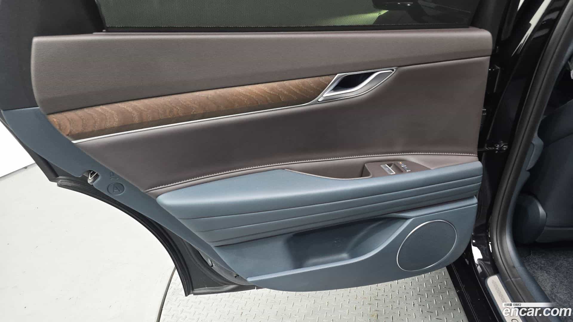 G80 Genesis 2024.2-INNER-035