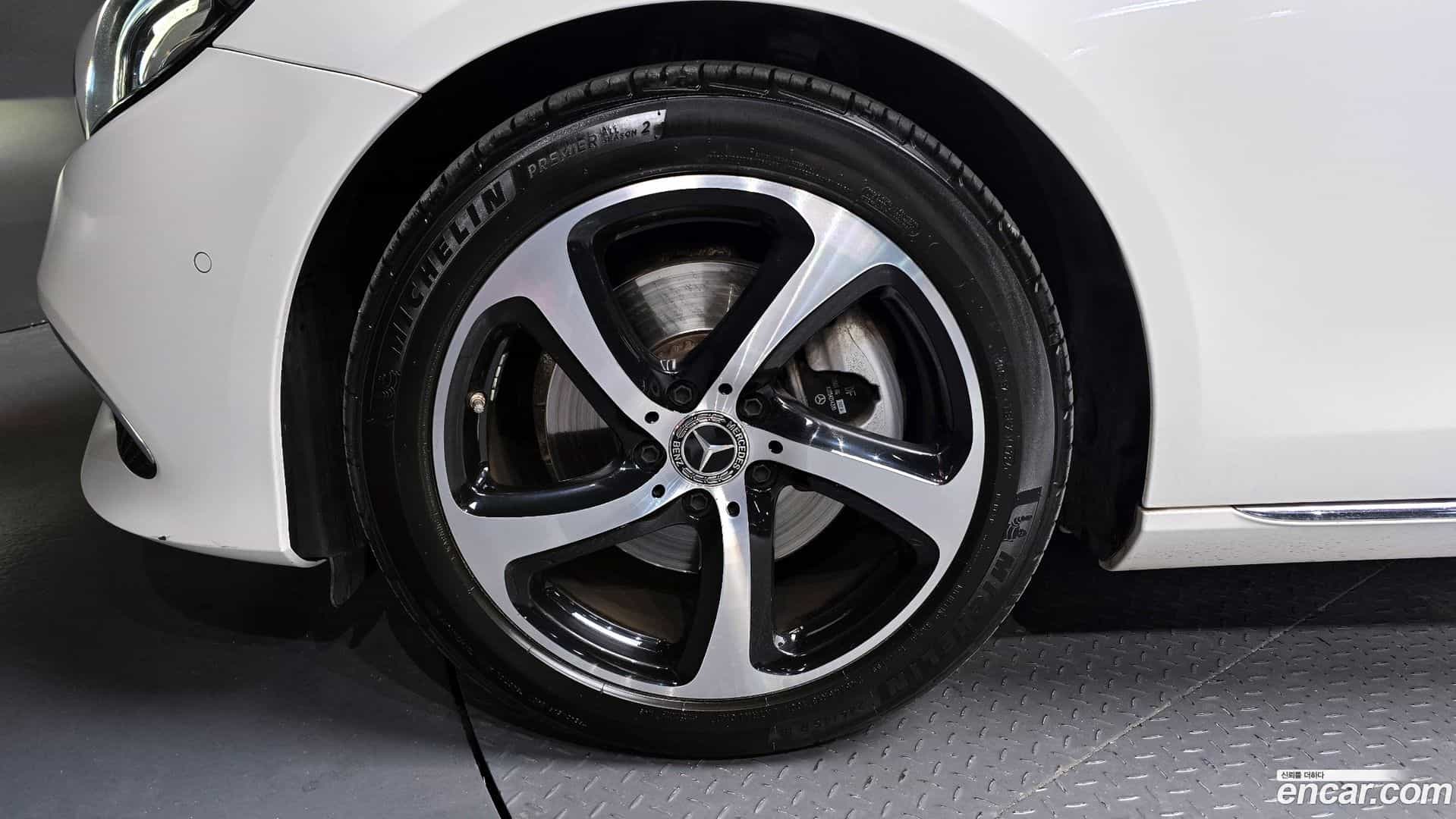 E-Class Mercedes-Benz 2019.11-OUTER-005