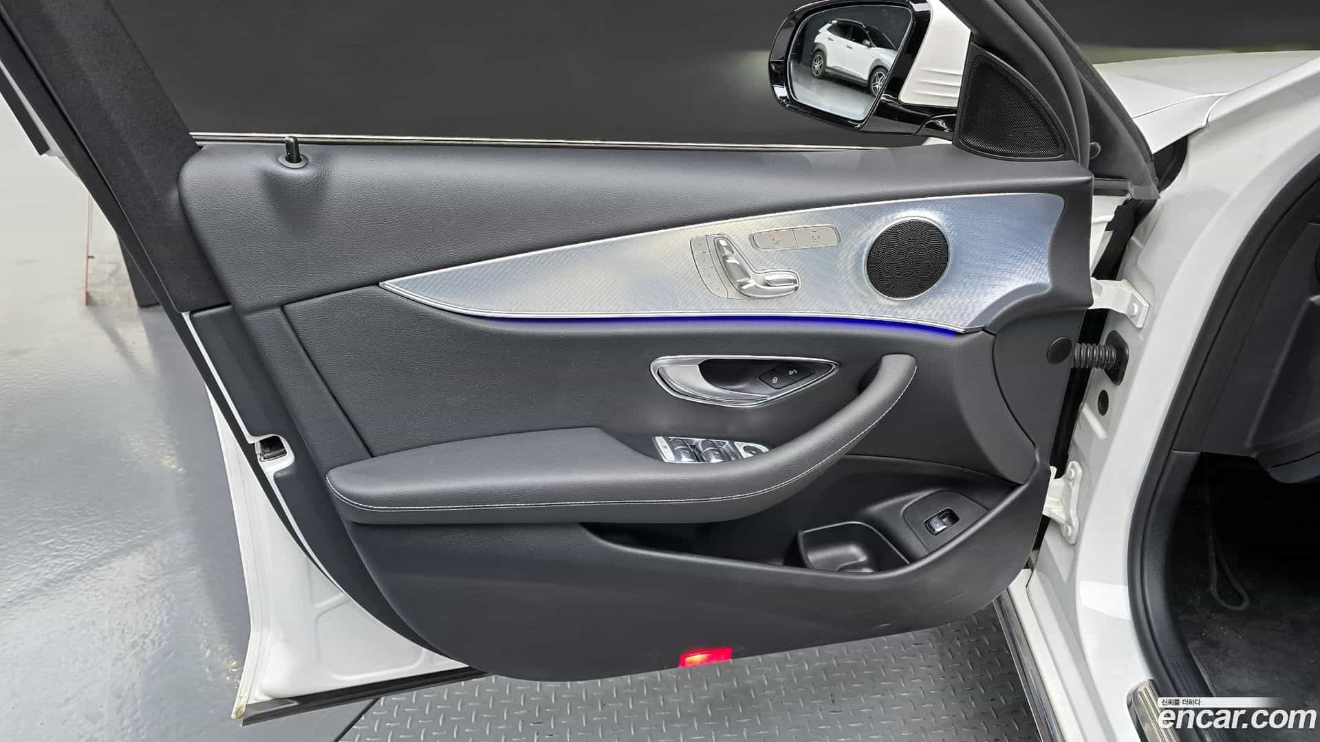 E-Class Mercedes-Benz 2019.11-INNER-034