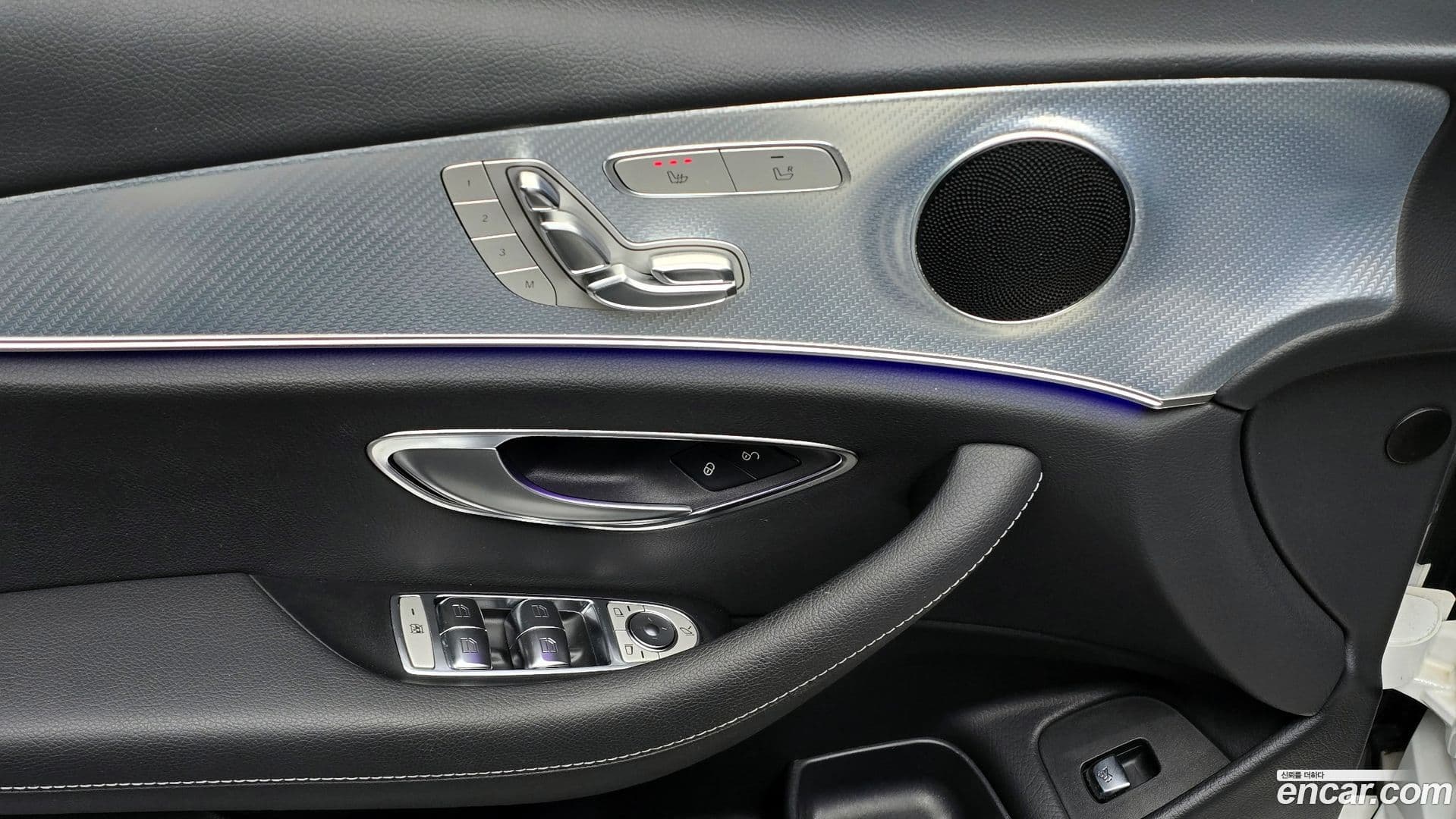 Main__Slider__Photo:E-Class Mercedes-Benz 2019.11-28
