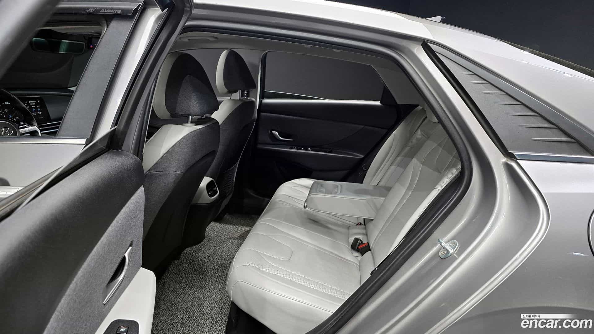 AVANTE Hyundai 2021.4-OPTION-016