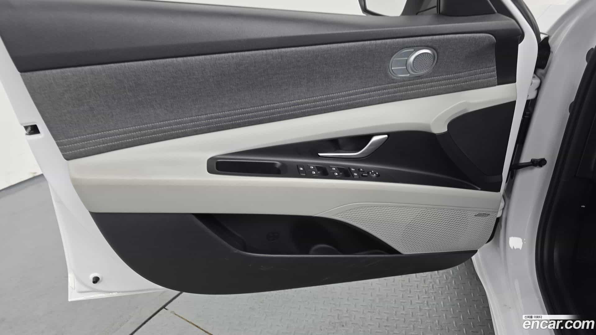AVANTE Hyundai 2021.2-OPTION-040