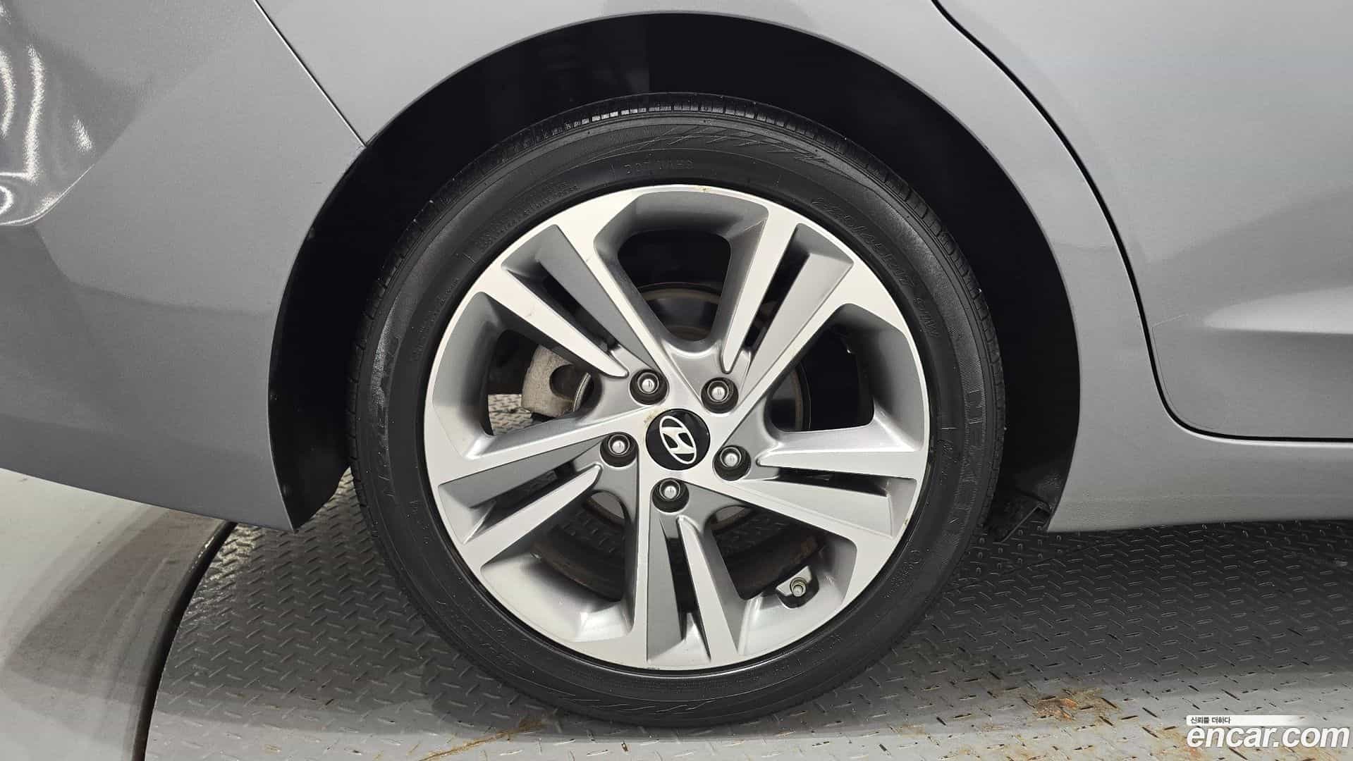 AVANTE Hyundai 2018.5-OUTER-005