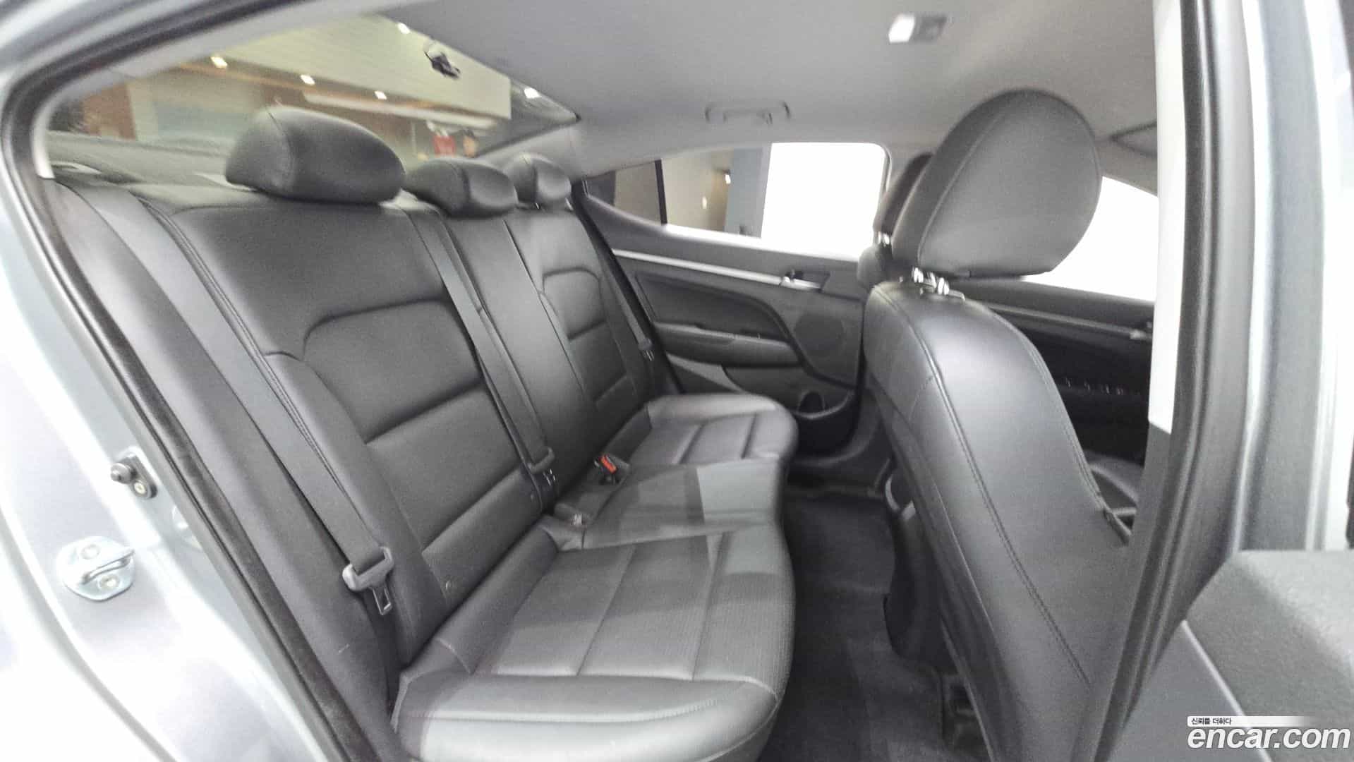 AVANTE Hyundai 2018.5-OPTION-016