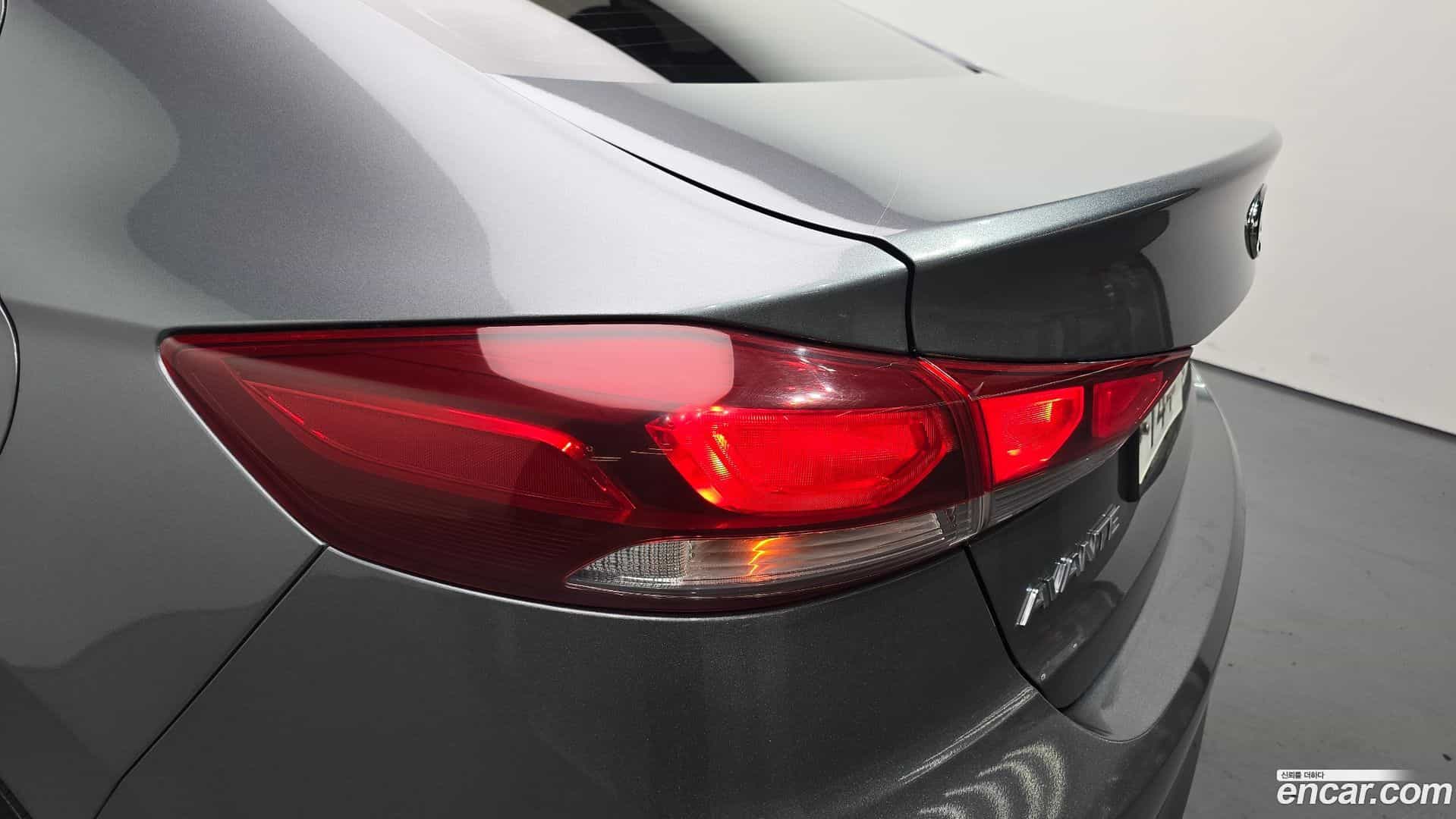 AVANTE Hyundai 2018.5-OUTER-033