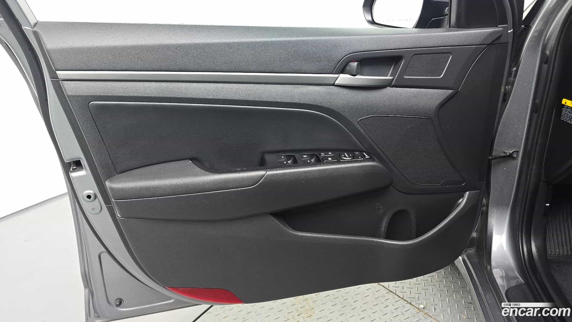 AVANTE Hyundai 2018.5-INNER-034
