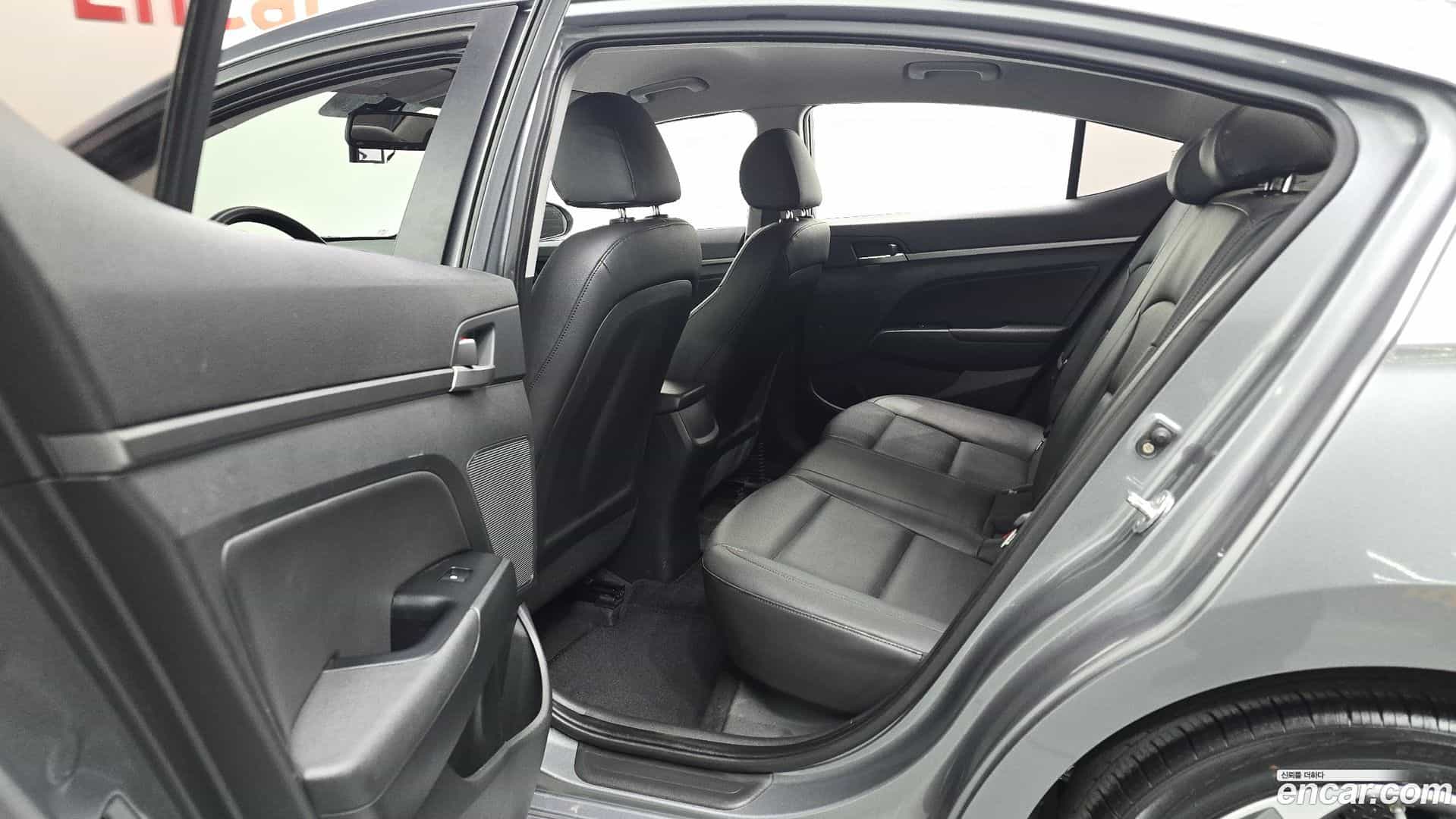AVANTE Hyundai 2018.5-INNER-036