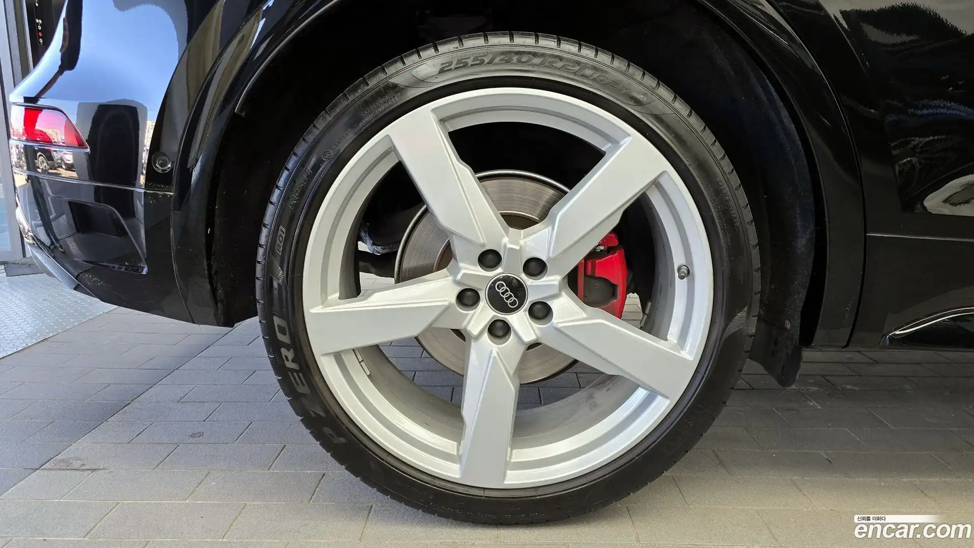 SQ5 Audi 2023.11-OUTER-005