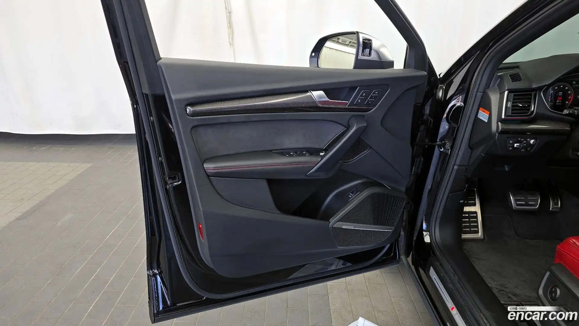 SQ5 Audi 2023.11-INNER-034
