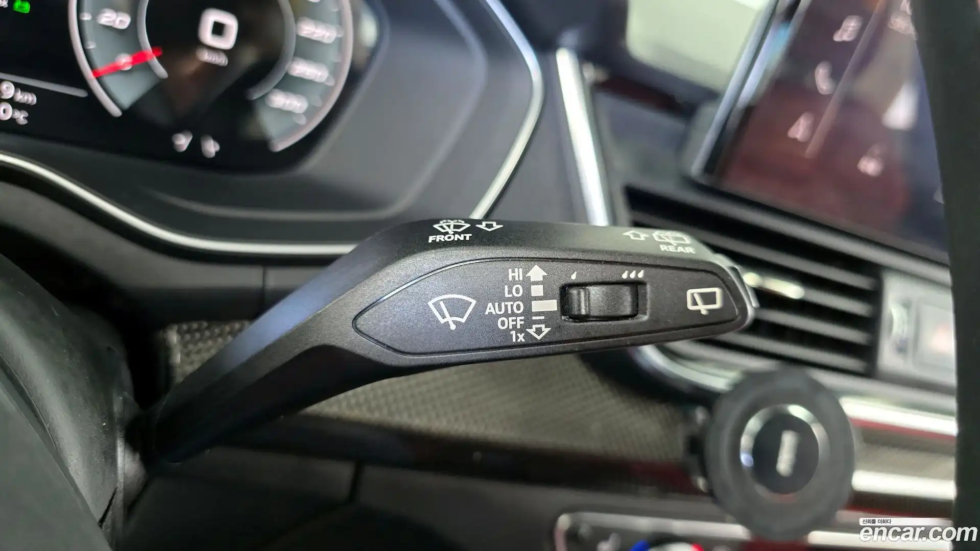 SQ5 Audi 2023.11-OPTION-041