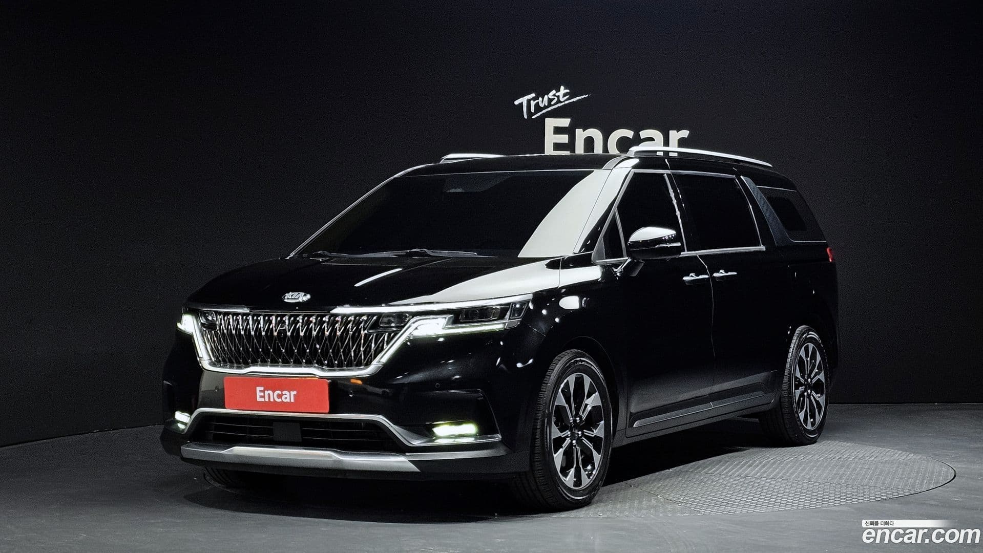 Main__Slider__Photo:Canival Kia 2021.4-0