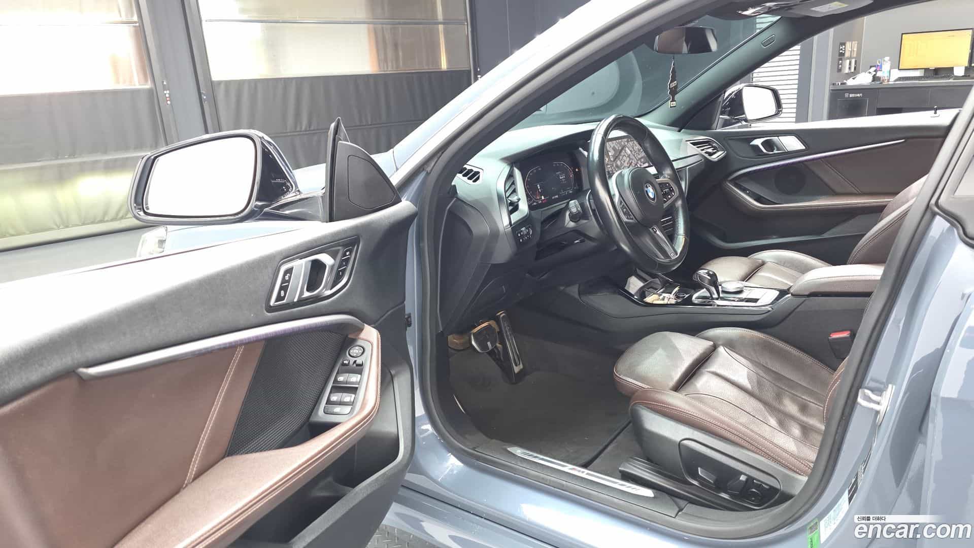 2-Series BMW 2021.2-INNER-010