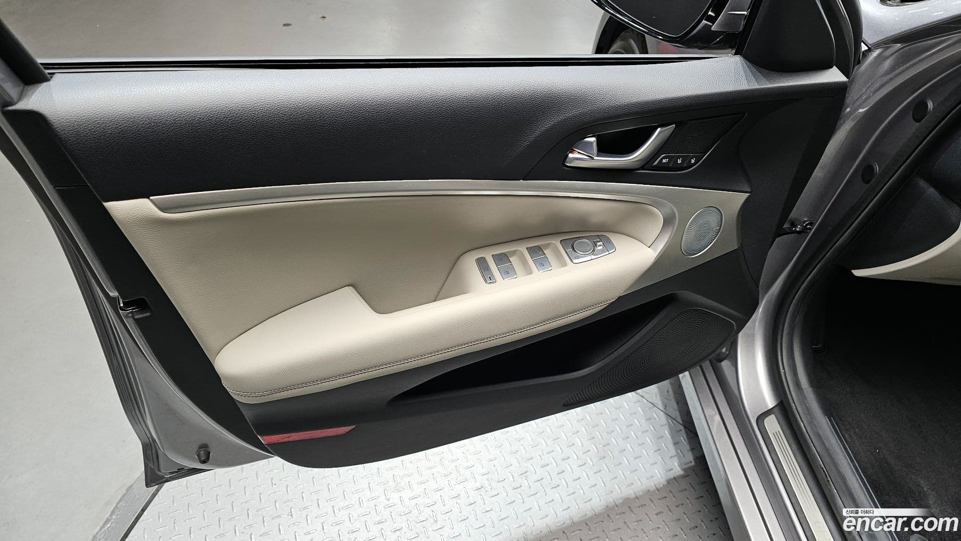 Main__Slider__Photo:G70 Genesis 2022.9-23