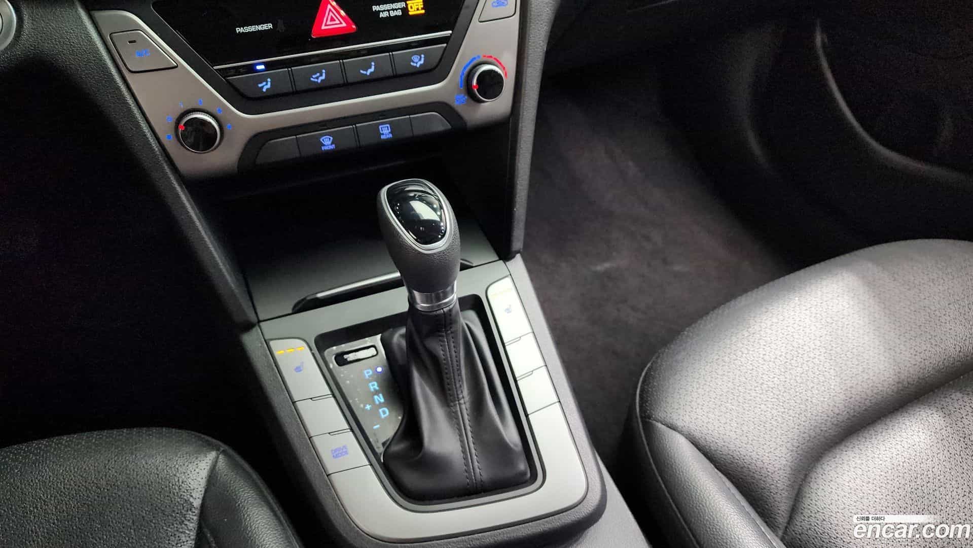 AVANTE Hyundai 2018.8-INNER-009