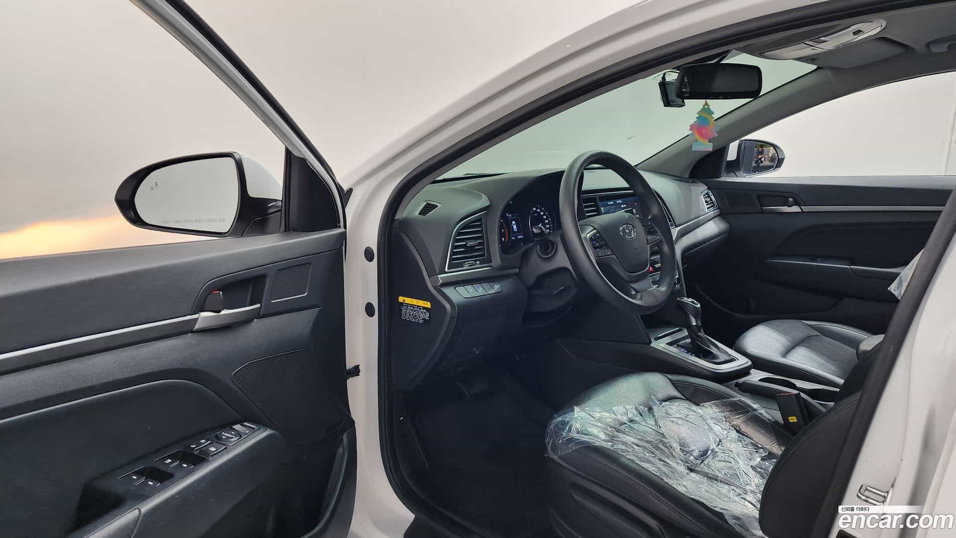 AVANTE Hyundai 2018.8-INNER-010