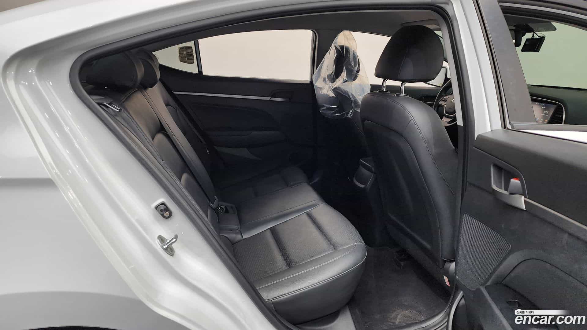 AVANTE Hyundai 2018.8-OPTION-015