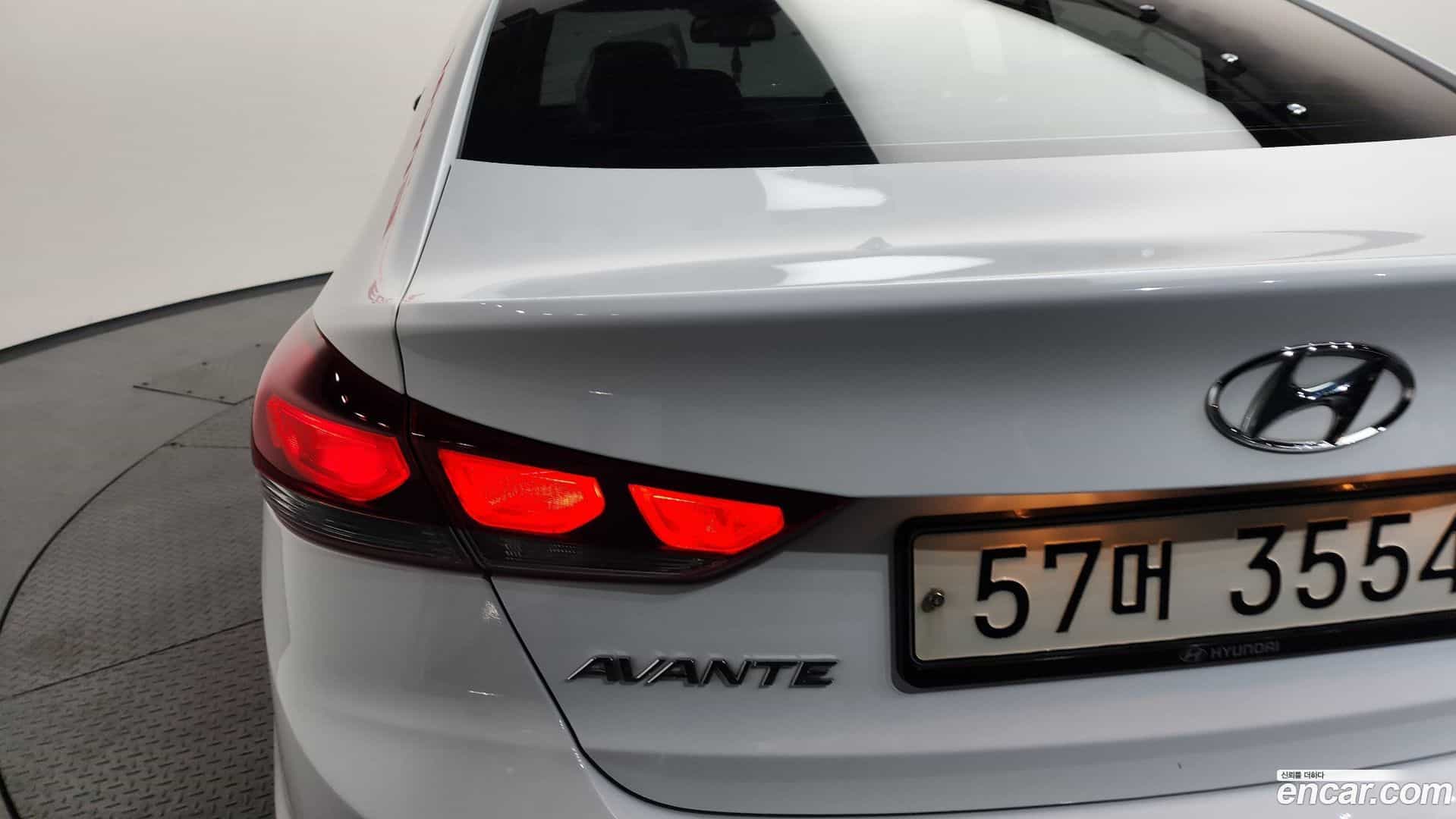 AVANTE Hyundai 2018.8-OUTER-033