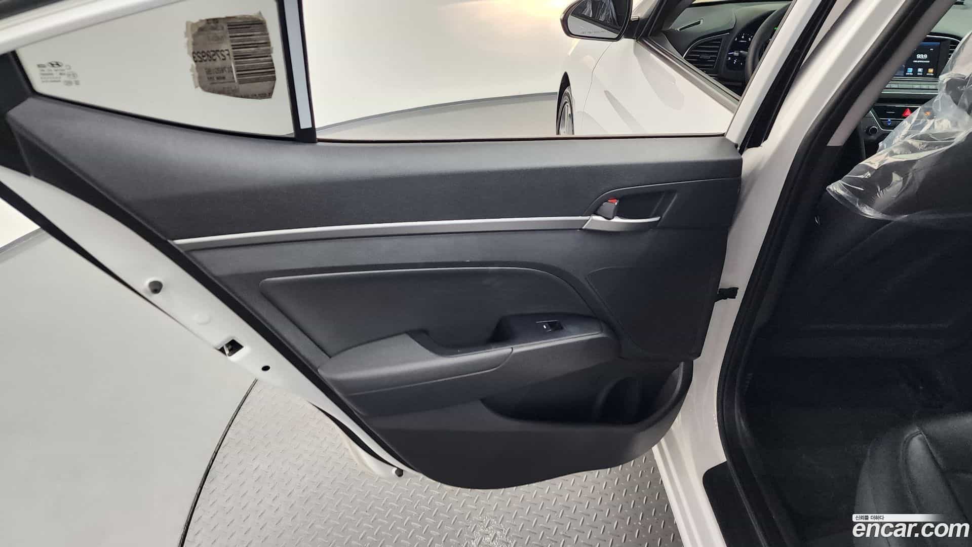 AVANTE Hyundai 2018.8-INNER-035
