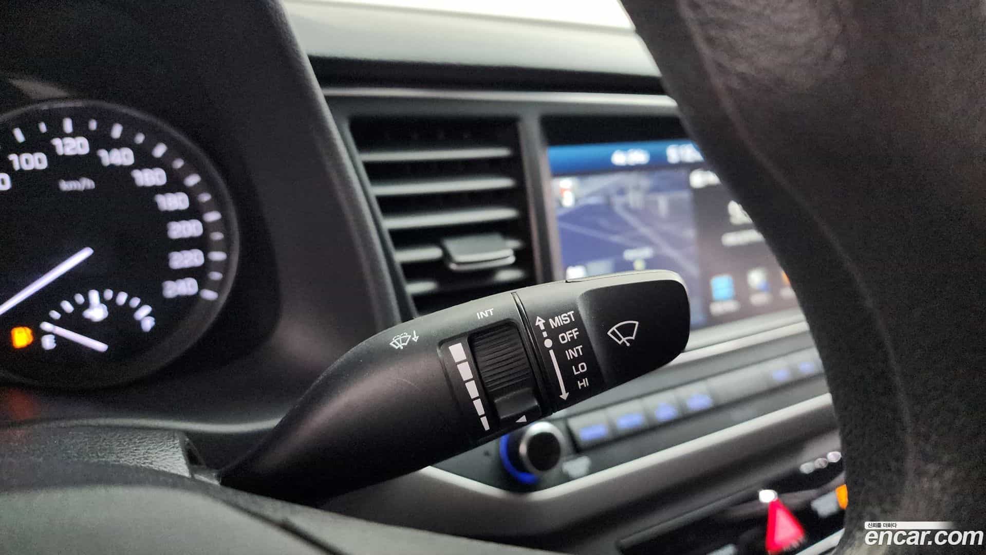 AVANTE Hyundai 2018.8-OPTION-040