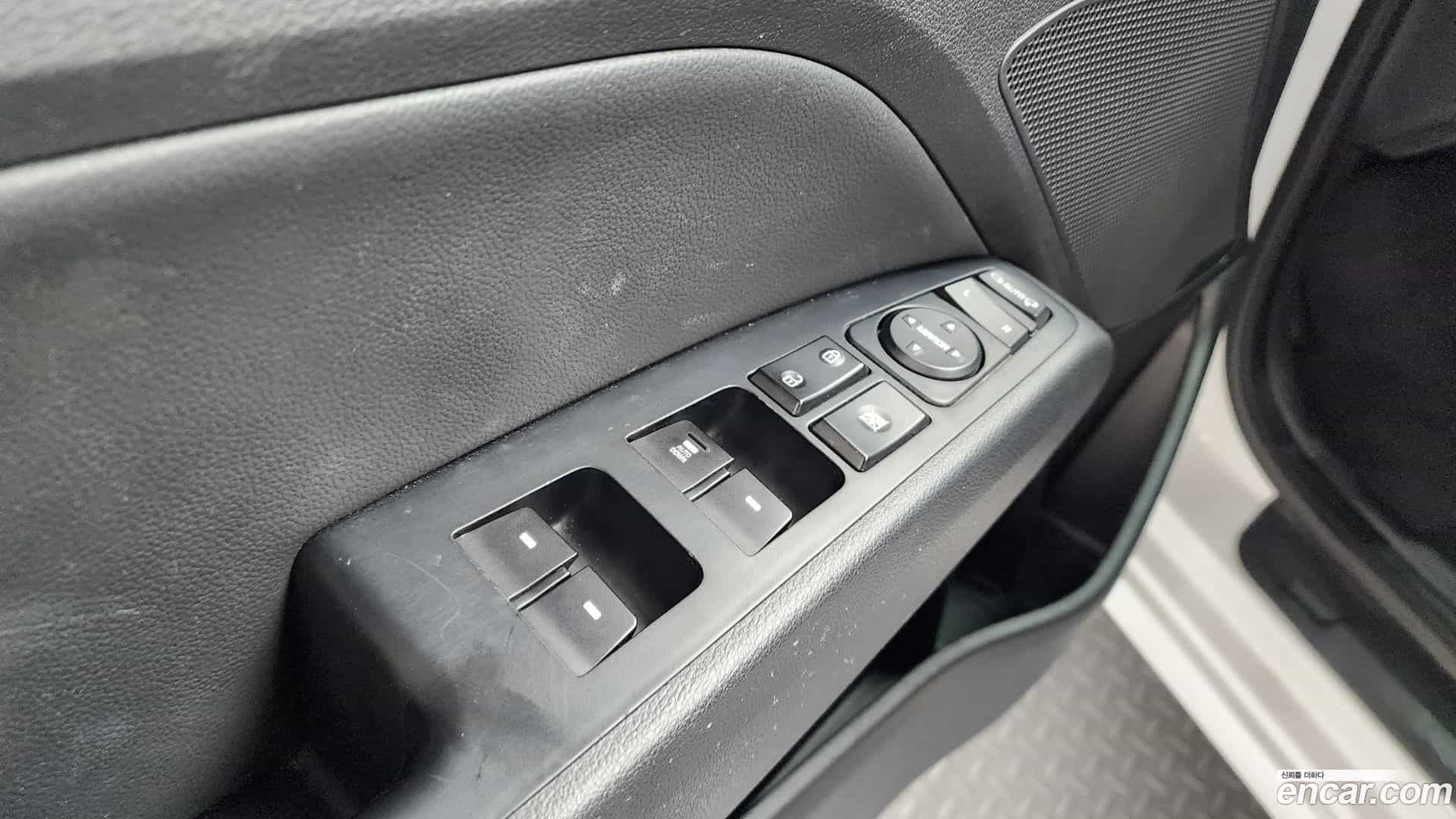 AVANTE Hyundai 2018.8-OPTION-041