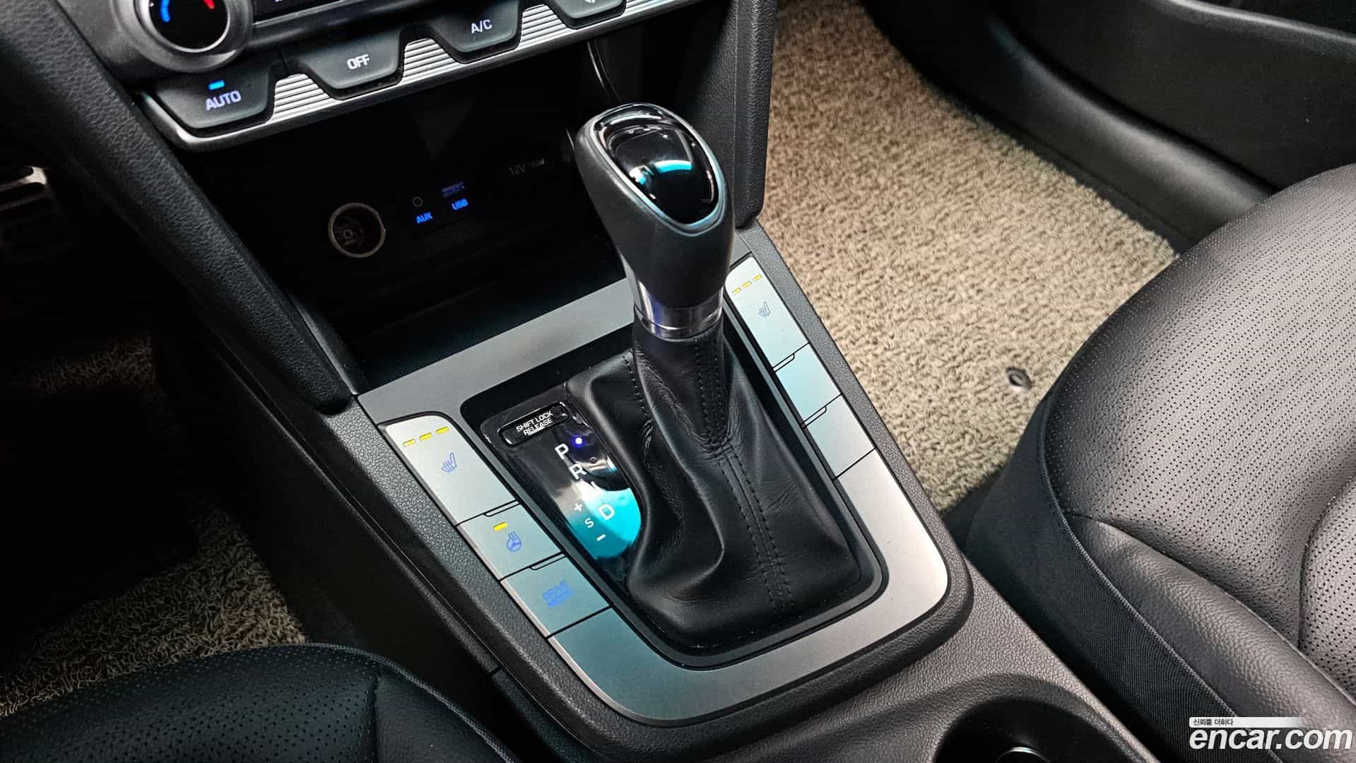 AVANTE Hyundai 2019.11-INNER-009
