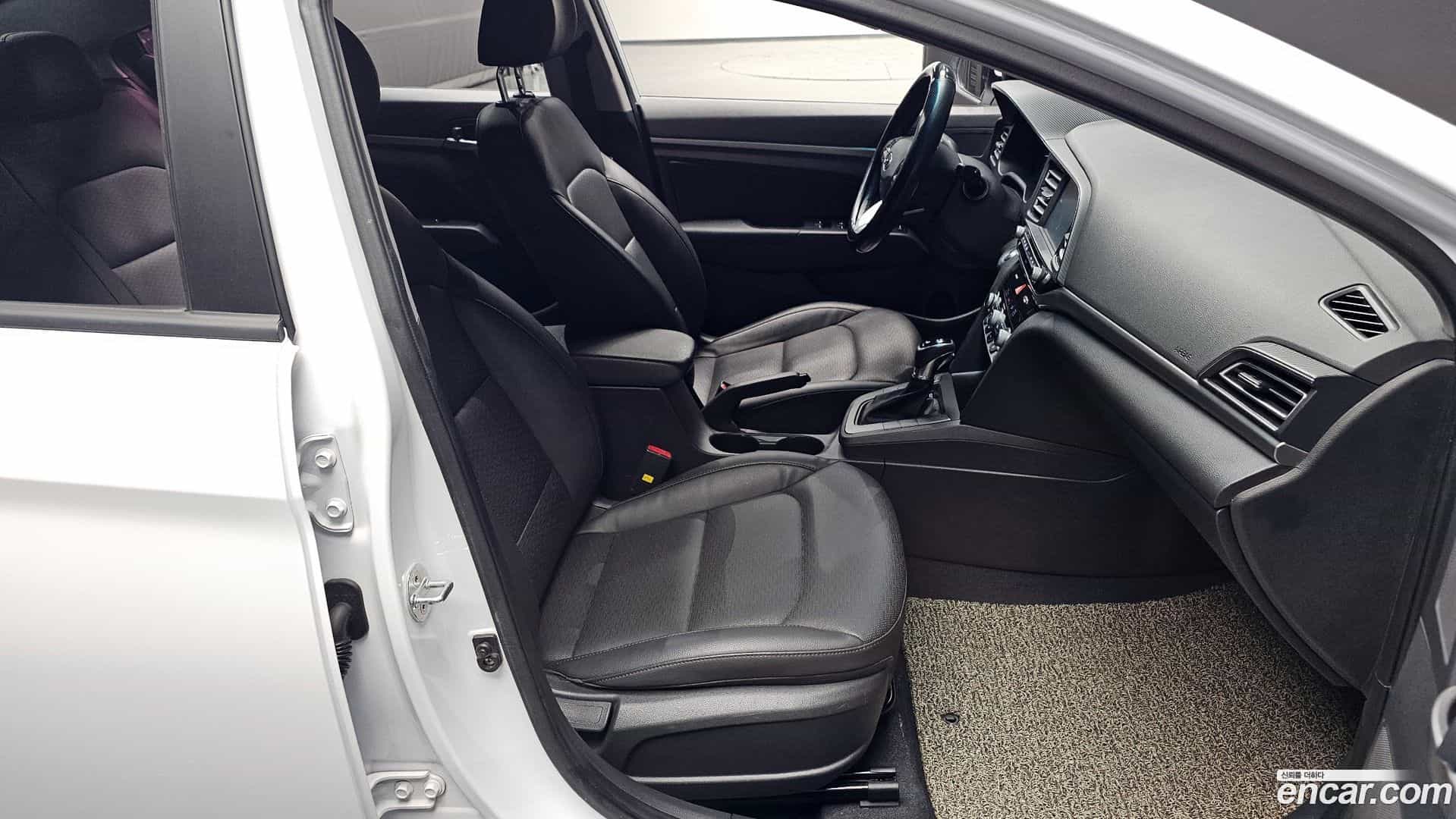 AVANTE Hyundai 2019.11-INNER-010