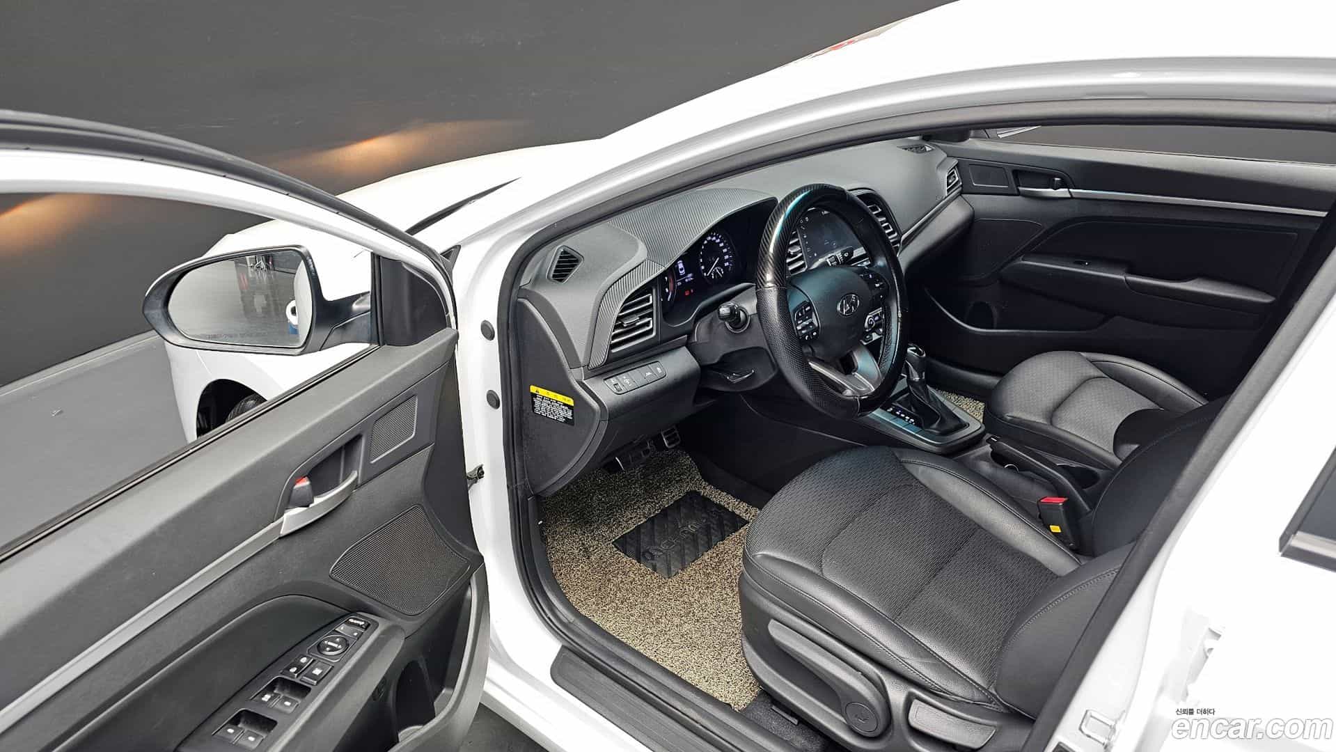 AVANTE Hyundai 2019.11-OPTION-016