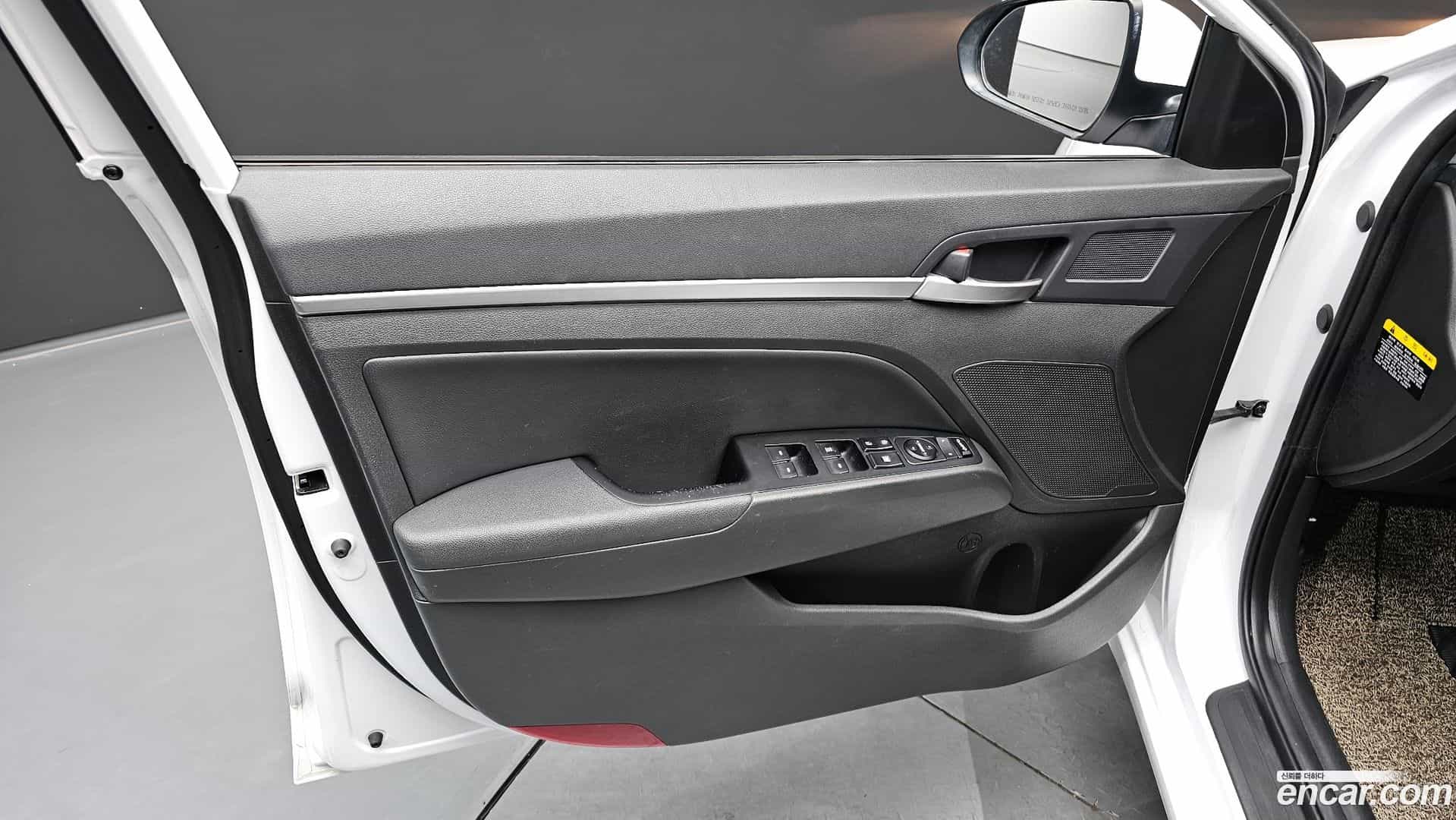 AVANTE Hyundai 2019.11-INNER-034