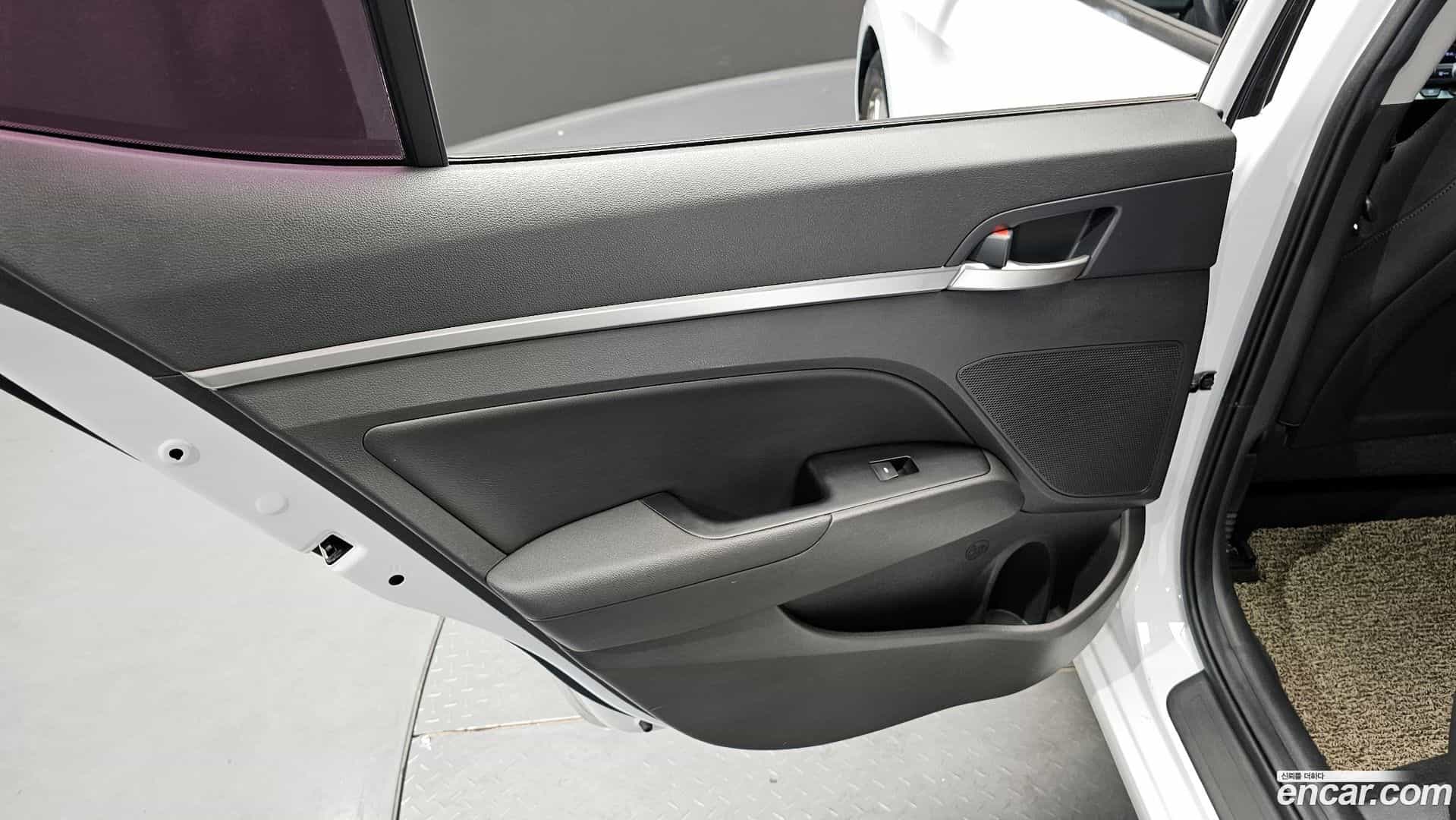 AVANTE Hyundai 2019.11-INNER-035