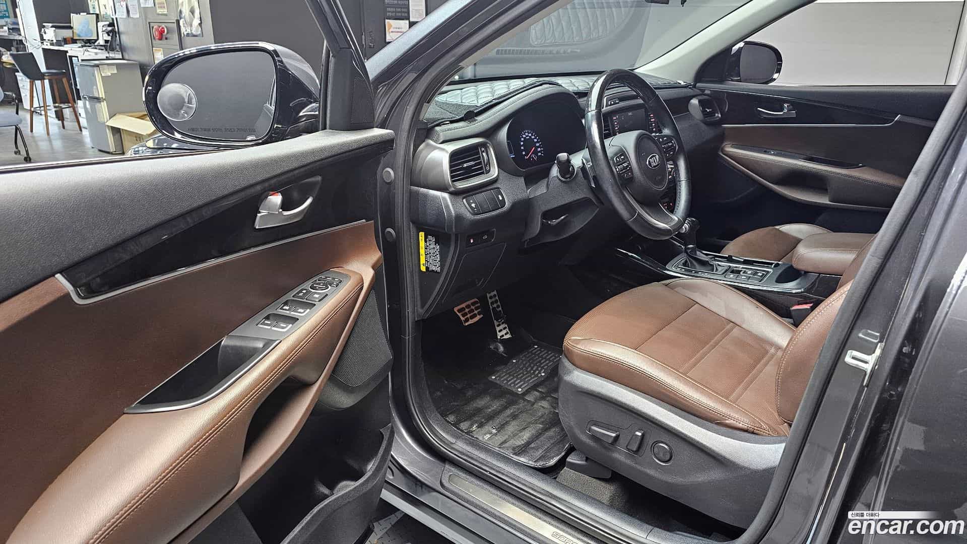 Sorento Kia 2017.6-INNER-010