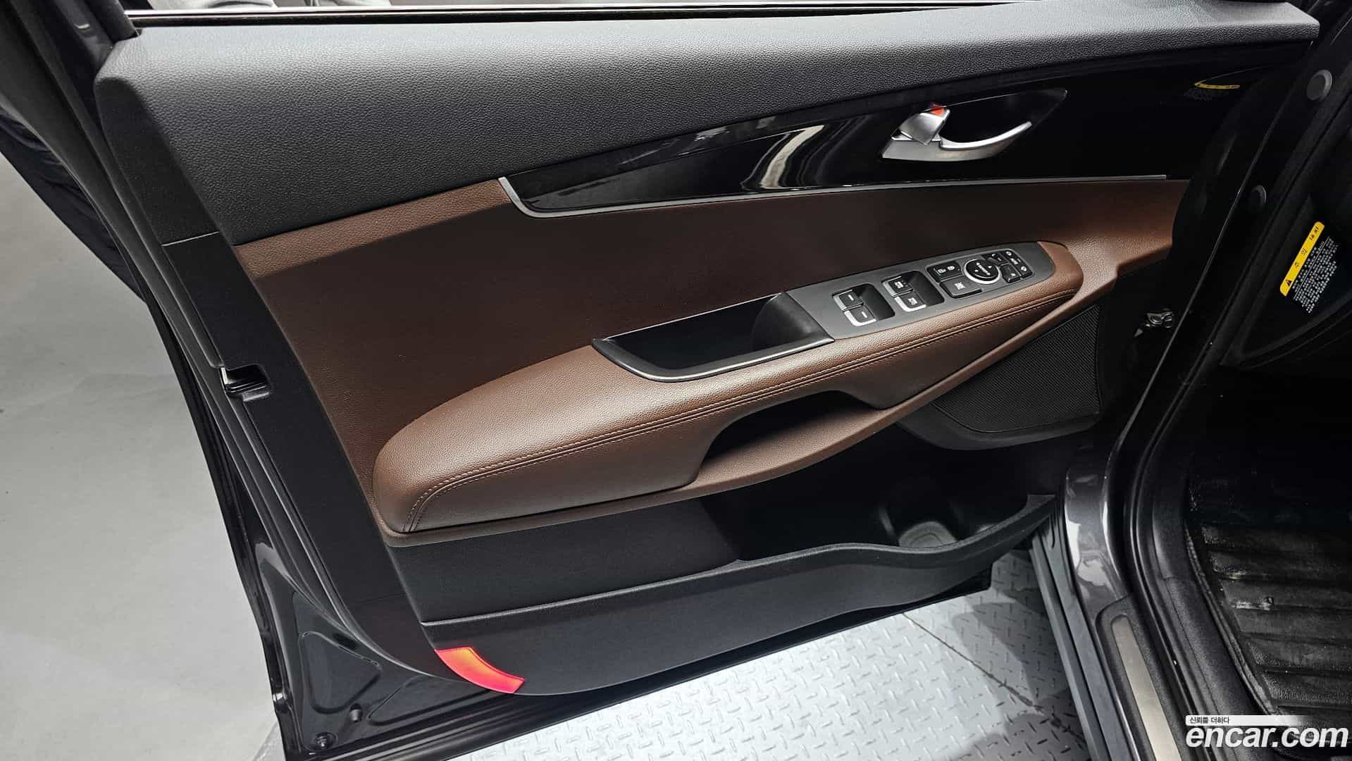 Sorento Kia 2017.6-INNER-034