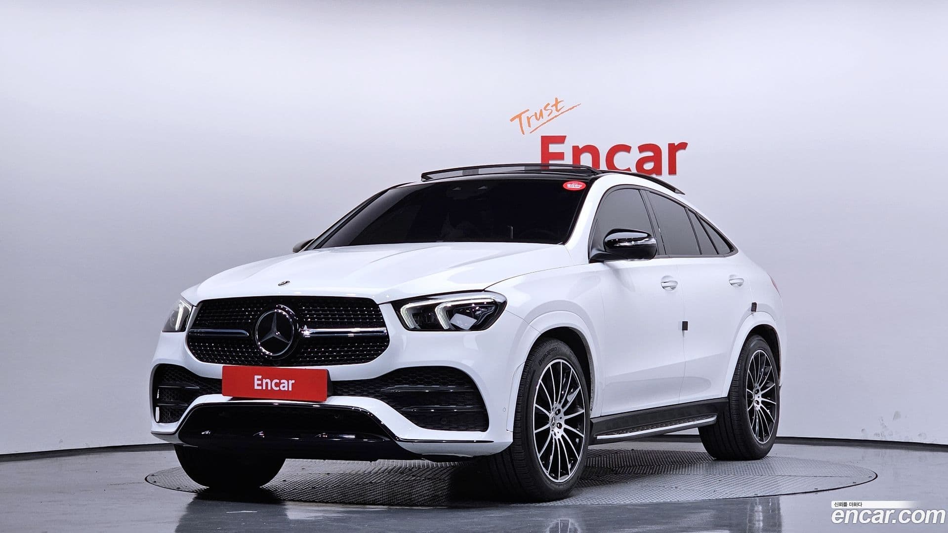 Main__Slider__Photo:GLE-Class Mercedes-Benz 2022.11-0