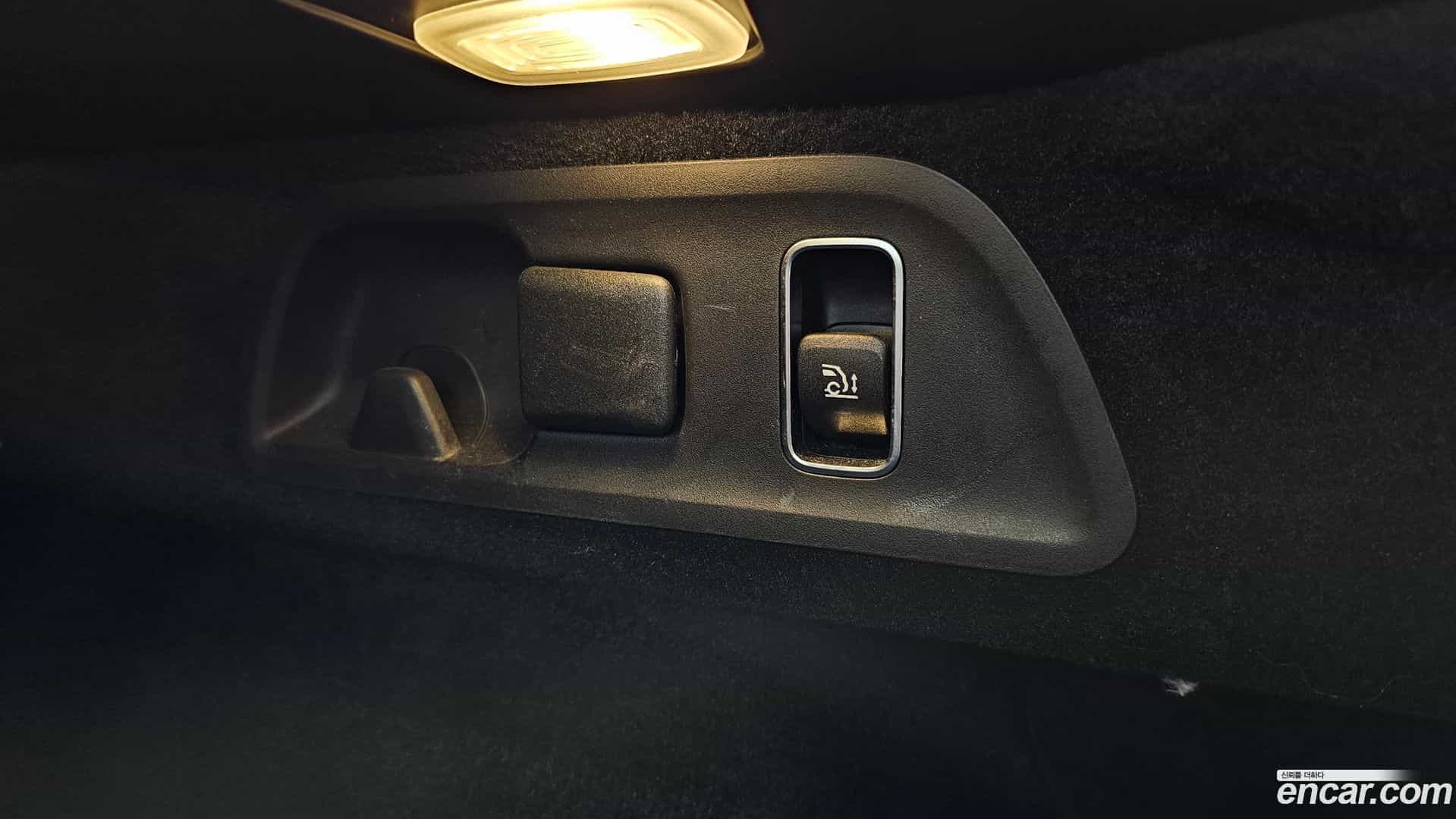 GLE-Class Mercedes-Benz 2022.11-OPTION-020