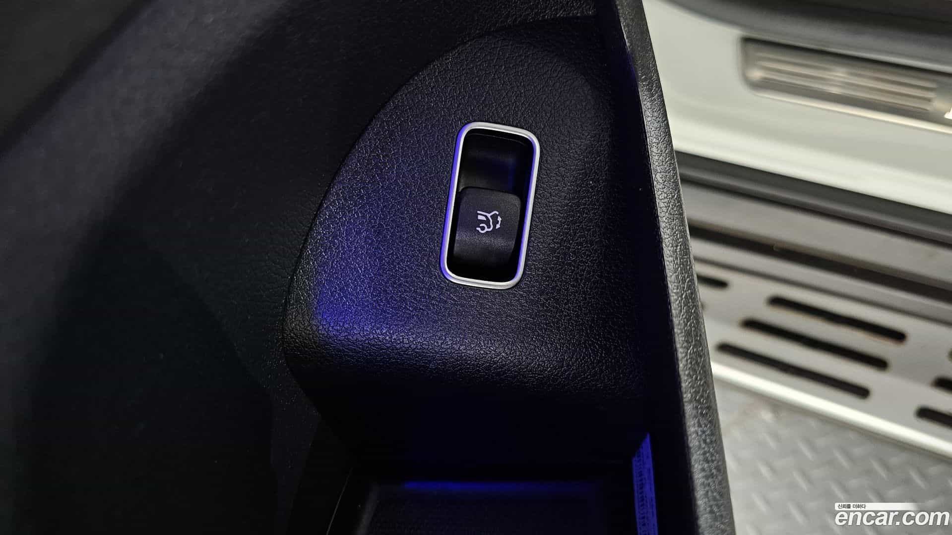 GLE-Class Mercedes-Benz 2022.11-OPTION-024