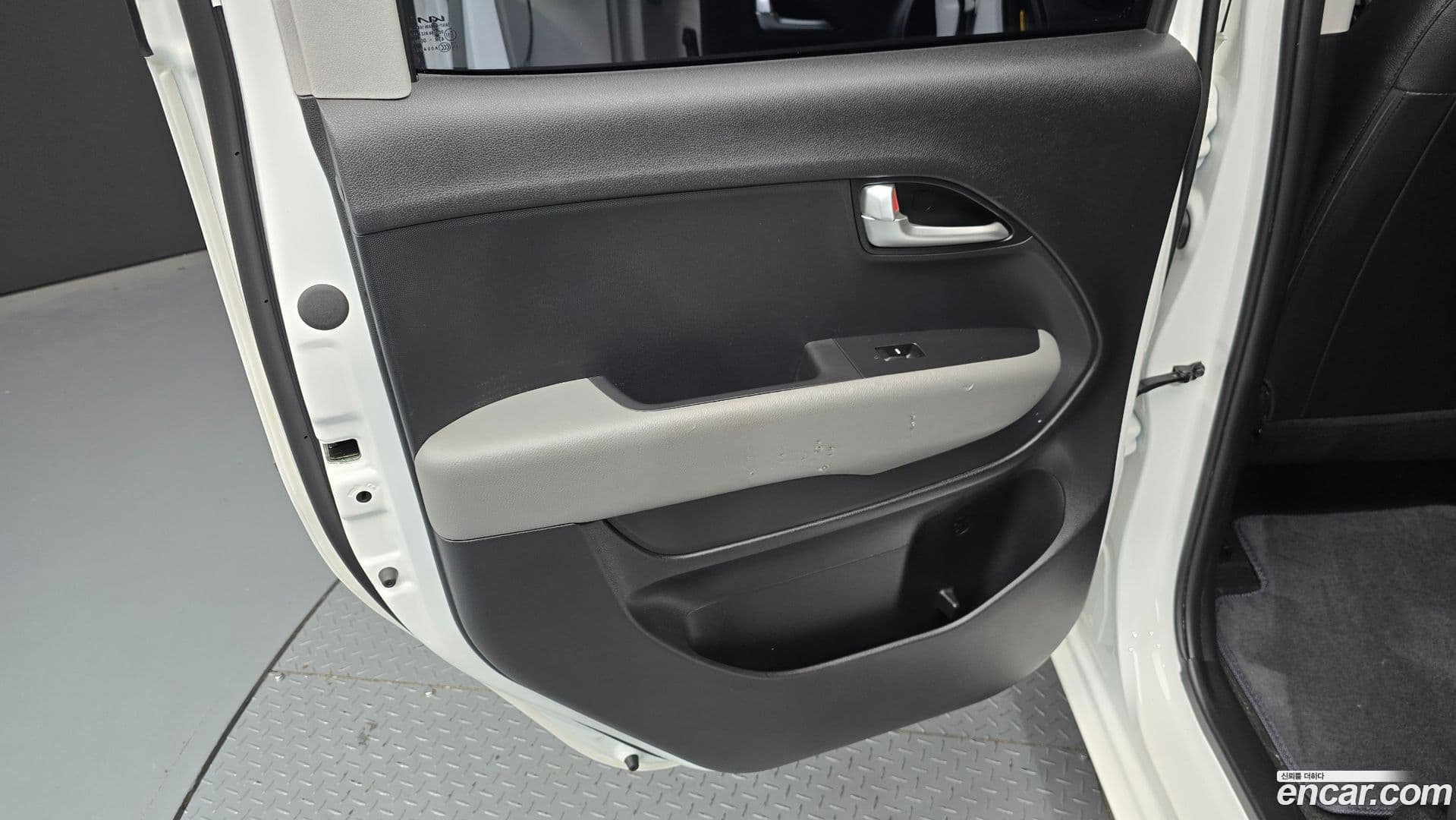 Main__Slider__Photo:RAY Kia 2024.5-24
