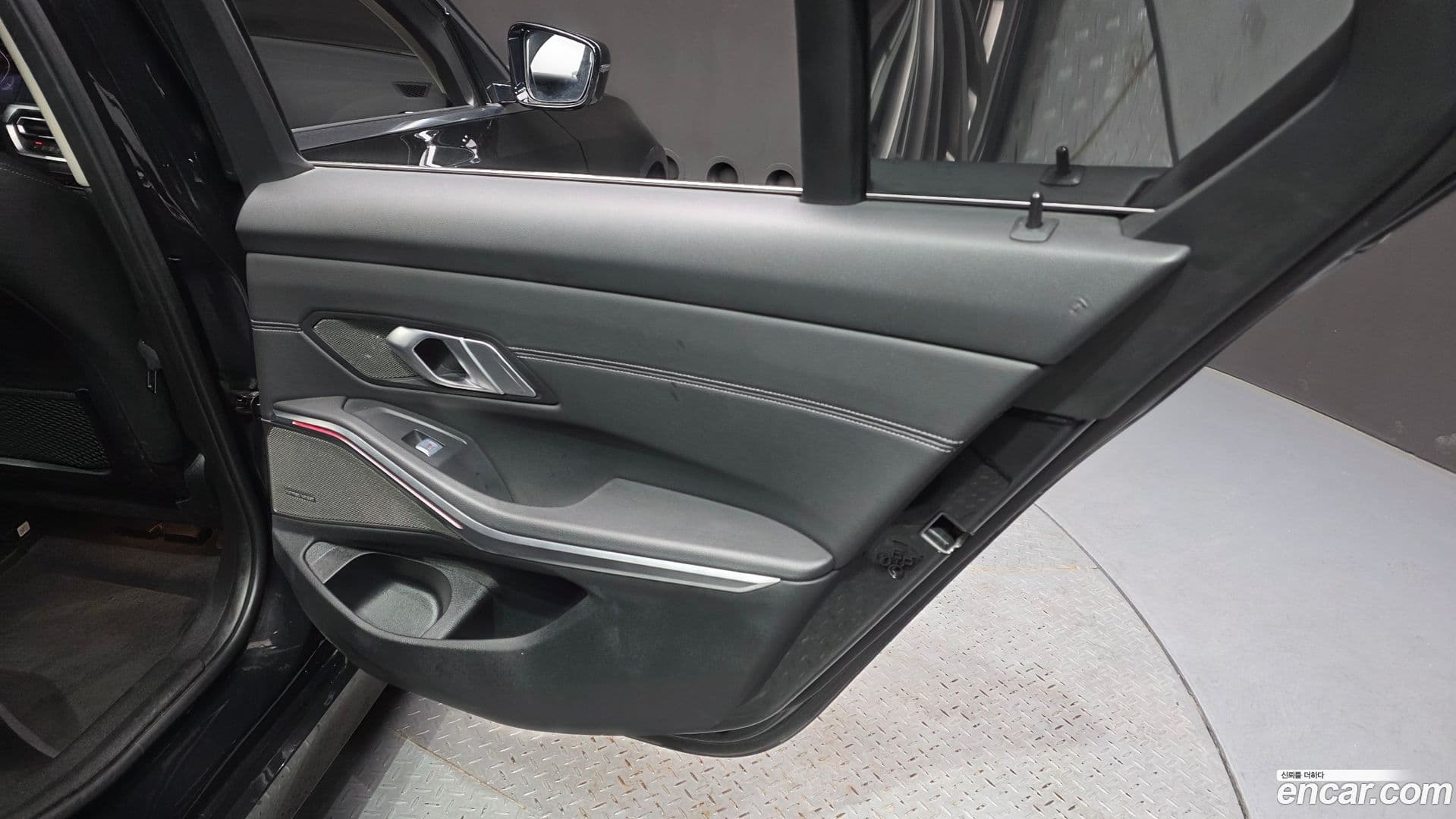 Main__Slider__Photo:3-Series BMW 2021.3-24