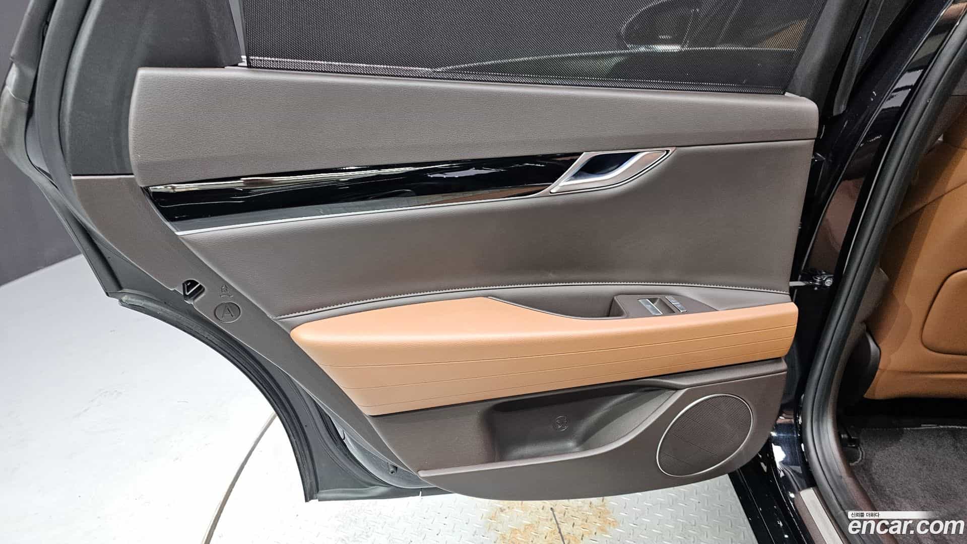 G80 Genesis 2022.6-INNER-035