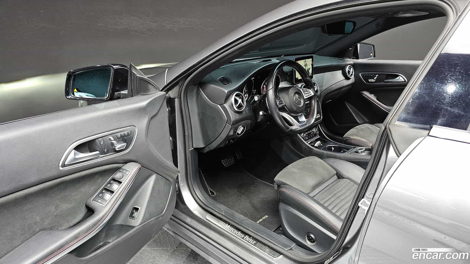 CLA-Class Mercedes-Benz 2017.7-INNER-010