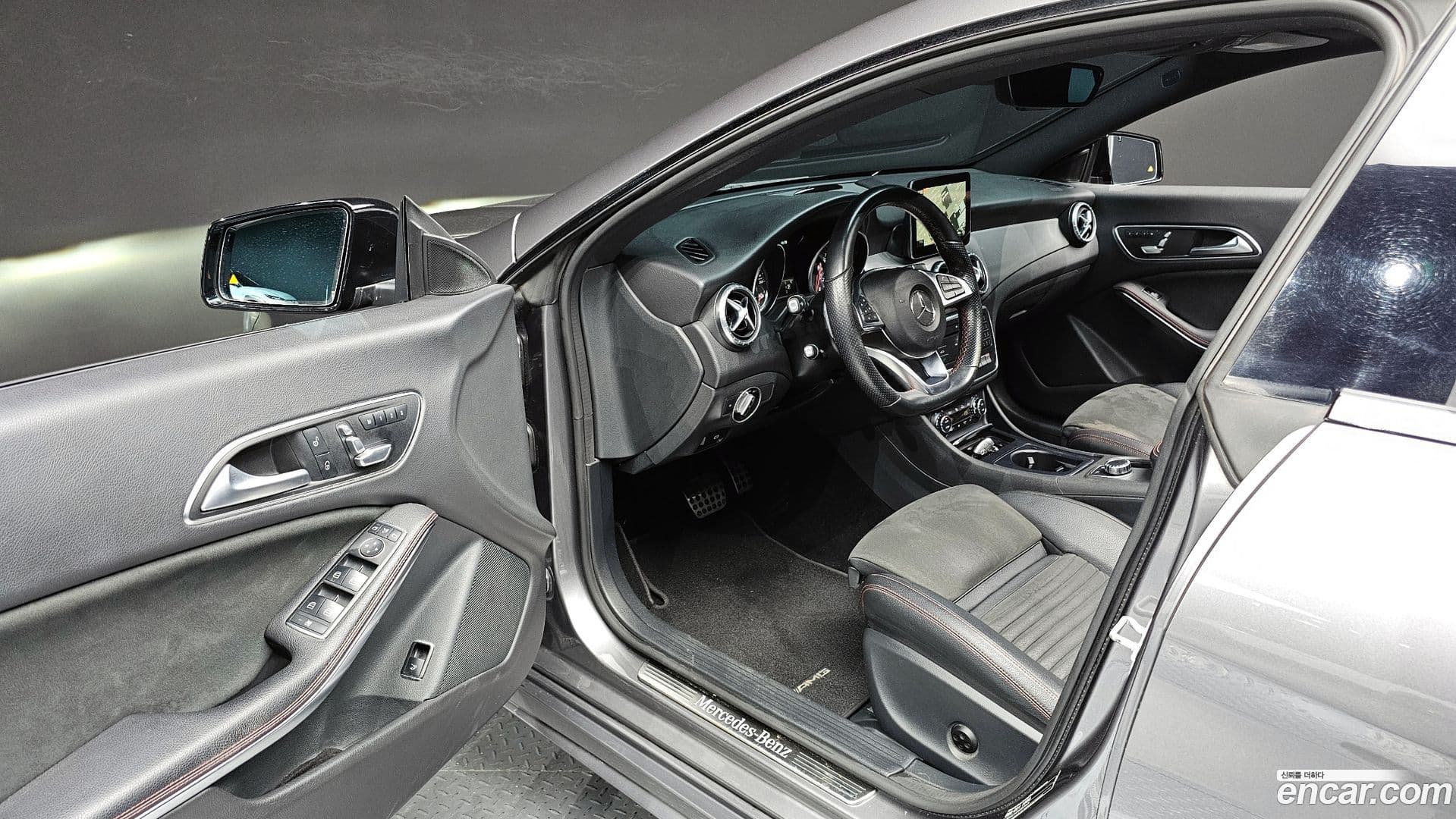 Main__Slider__Photo:CLA-Class Mercedes-Benz 2017.7-9