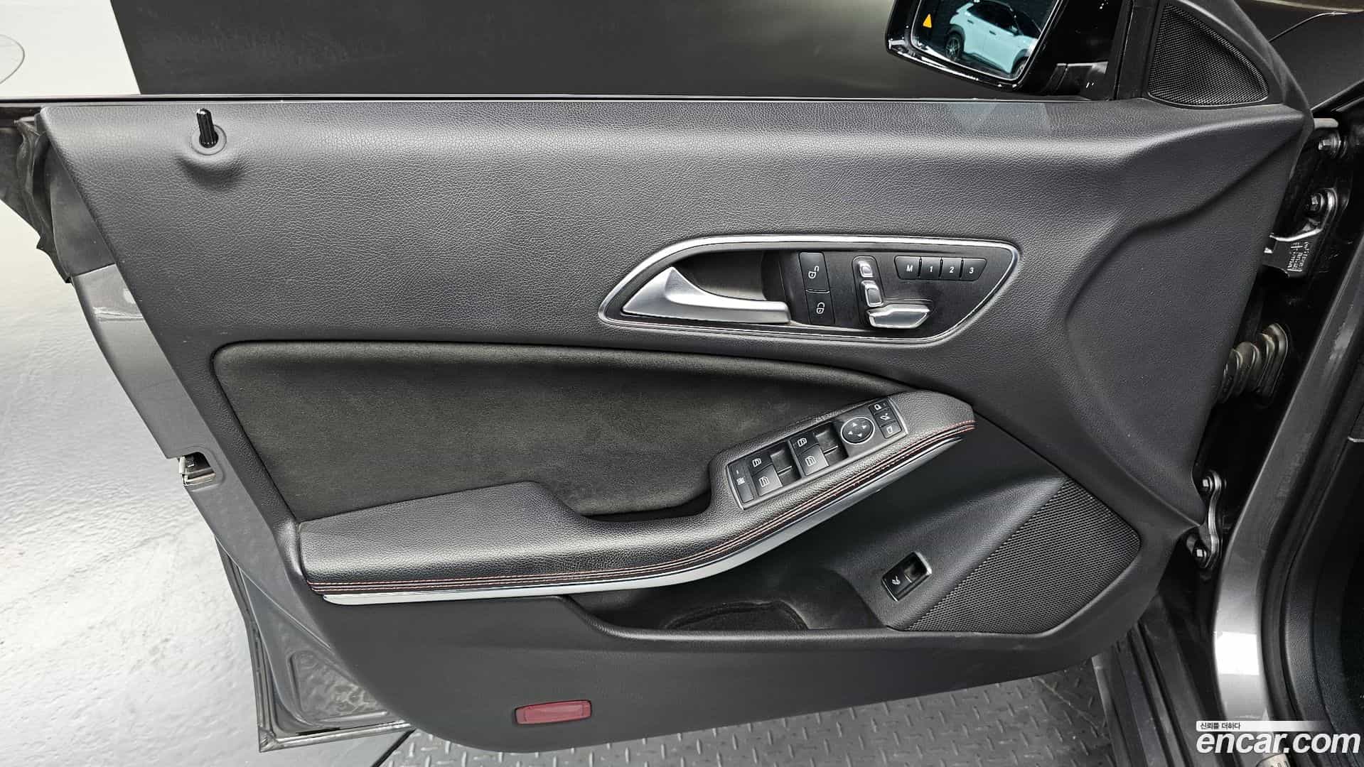 CLA-Class Mercedes-Benz 2017.7-INNER-034